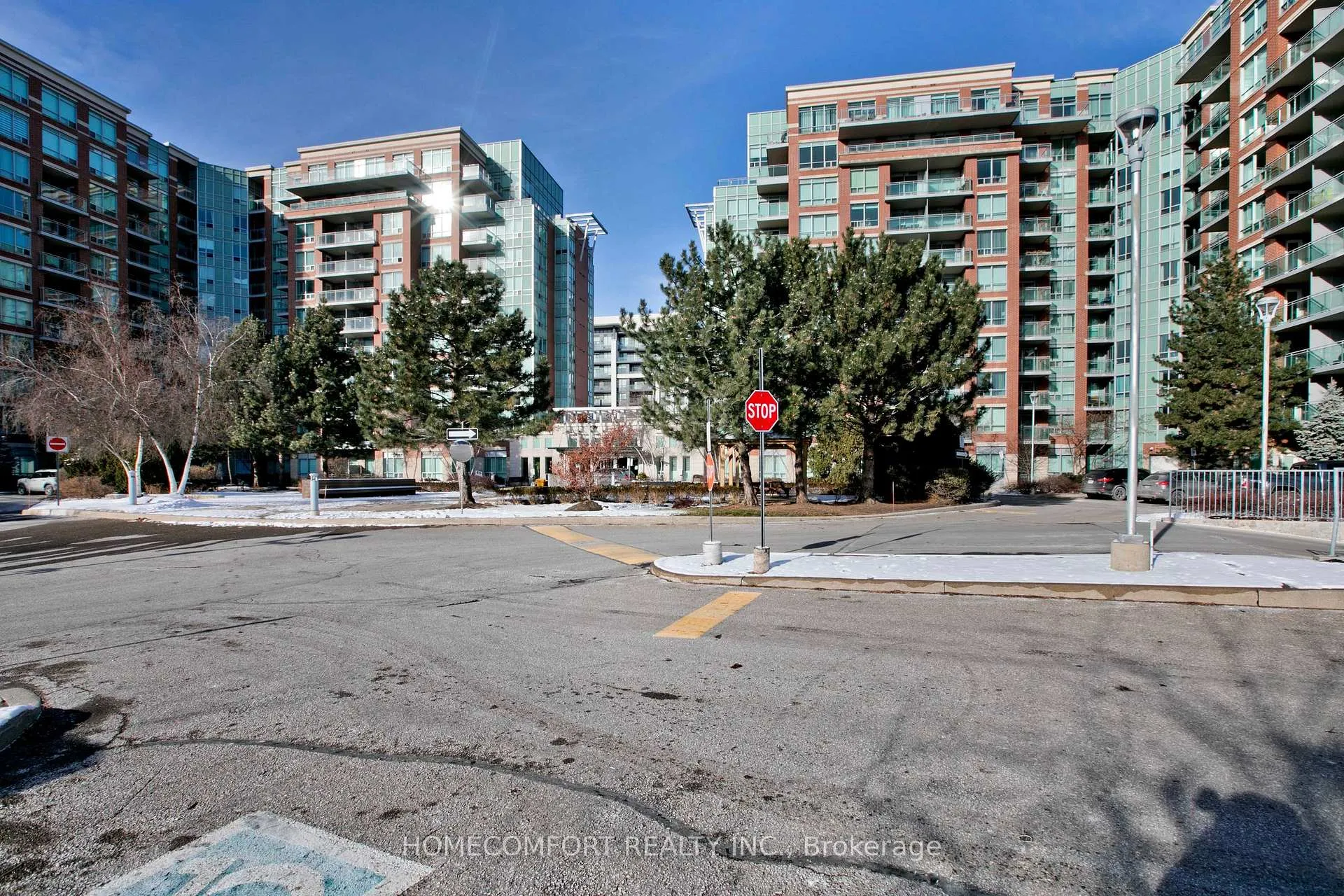 Photo 6 of Unit 109, 62 Suncrest Boulevard, Markham, Commerce Valley — HOMEH