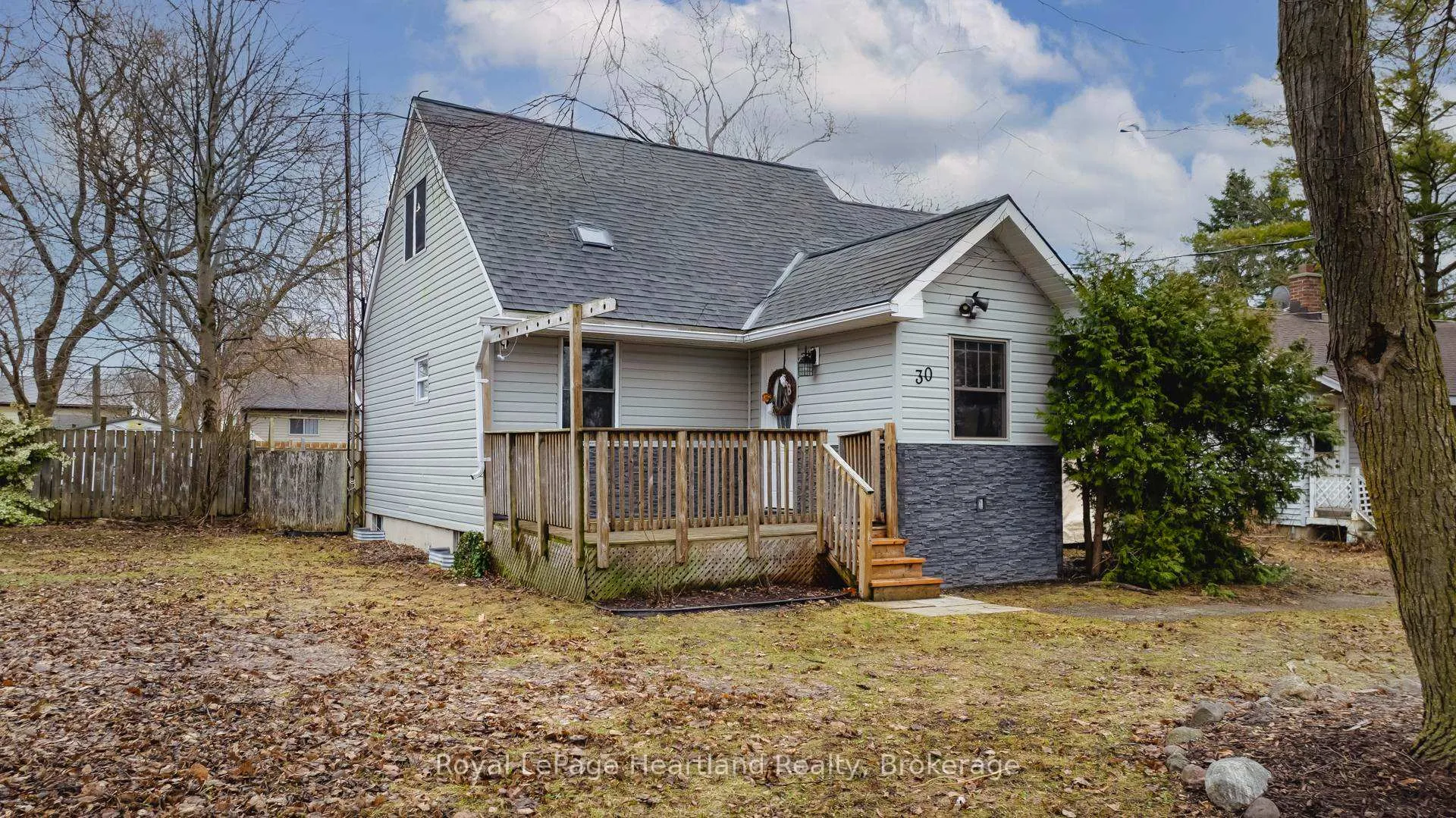 Photo 2 of 30 Quebec Road, Huron East, Vanastra — HOMEH