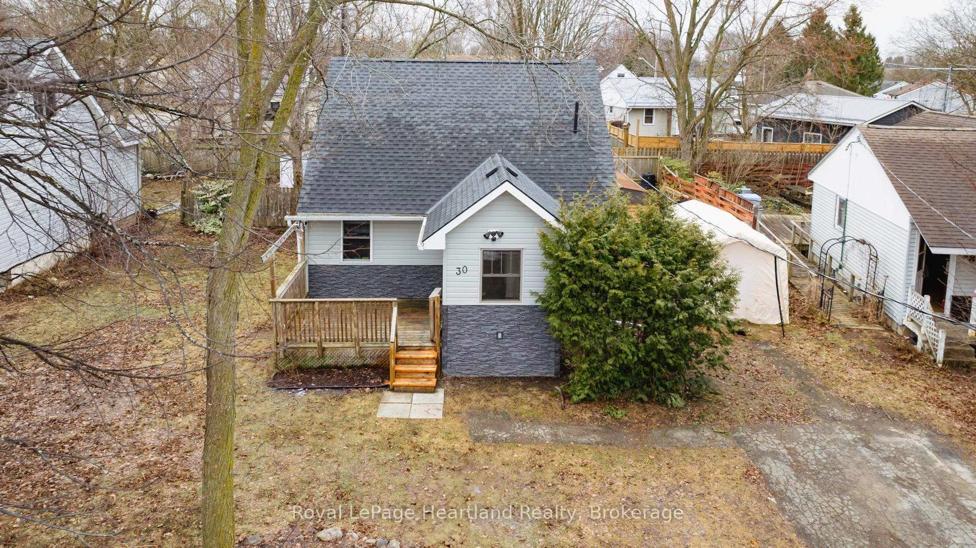 Photo 3 of 30 Quebec Road, Huron East, Vanastra — HOMEH