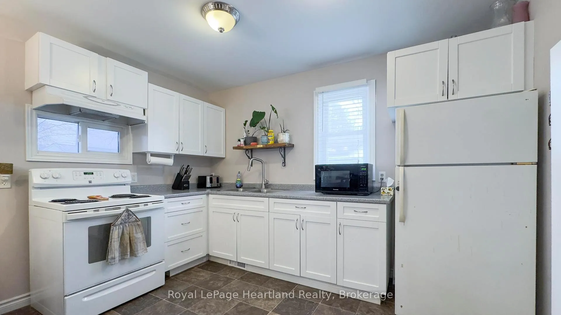 Photo 10 of 30 Quebec Road, Huron East, Vanastra — HOMEH