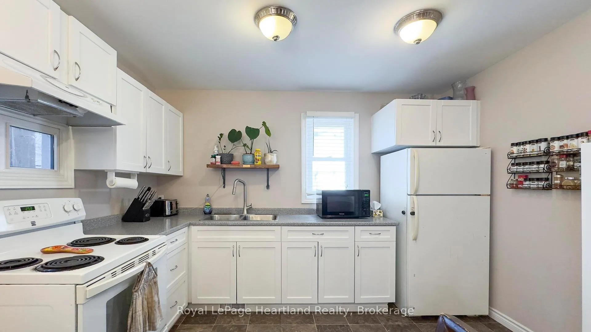 Photo 11 of 30 Quebec Road, Huron East, Vanastra — HOMEH