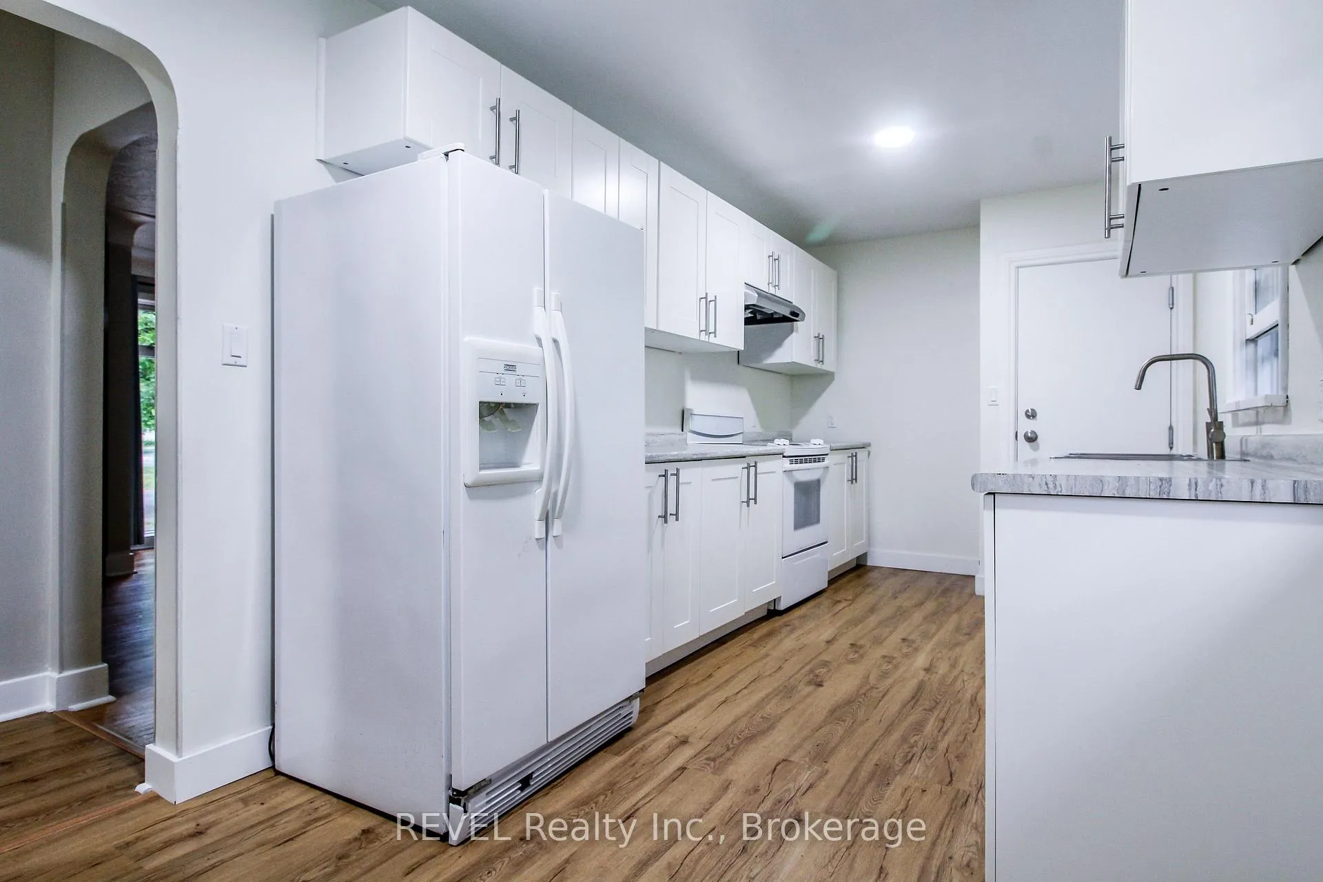 Photo 7 of 3 Whiteoak Drive, St. Catharines, Bunting/Linwell — HOMEH