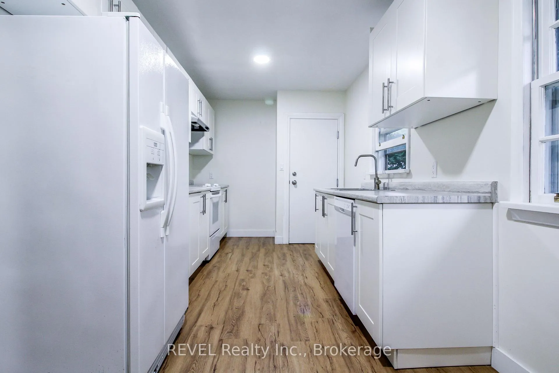 Photo 9 of 3 Whiteoak Drive, St. Catharines, Bunting/Linwell — HOMEH