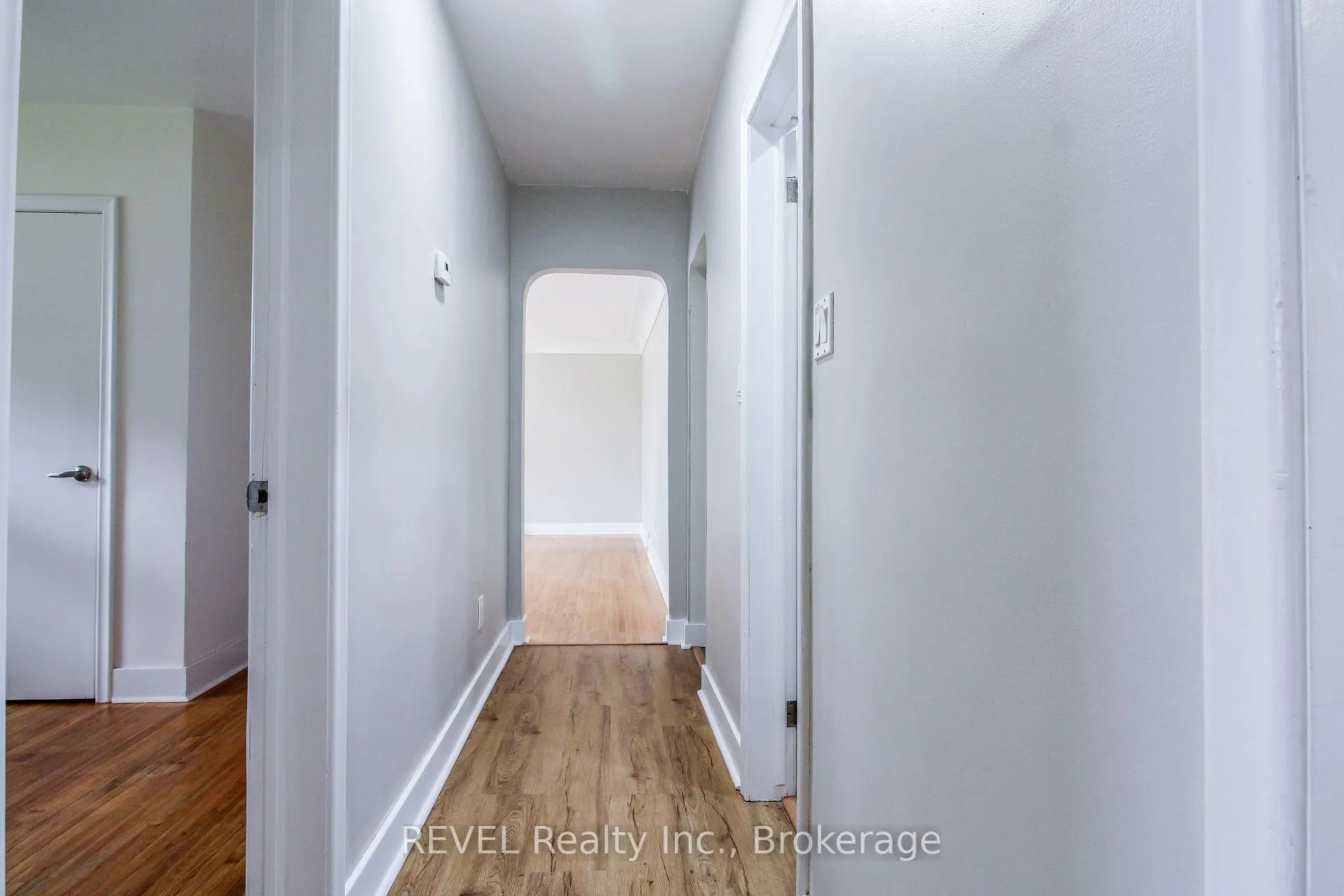 Photo 10 of 3 Whiteoak Drive, St. Catharines, Bunting/Linwell — HOMEH