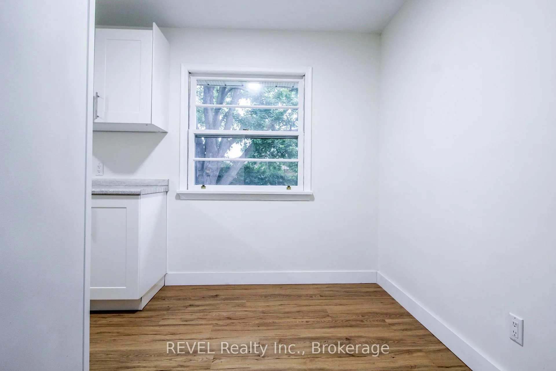 Photo 14 of 3 Whiteoak Drive, St. Catharines, Bunting/Linwell — HOMEH