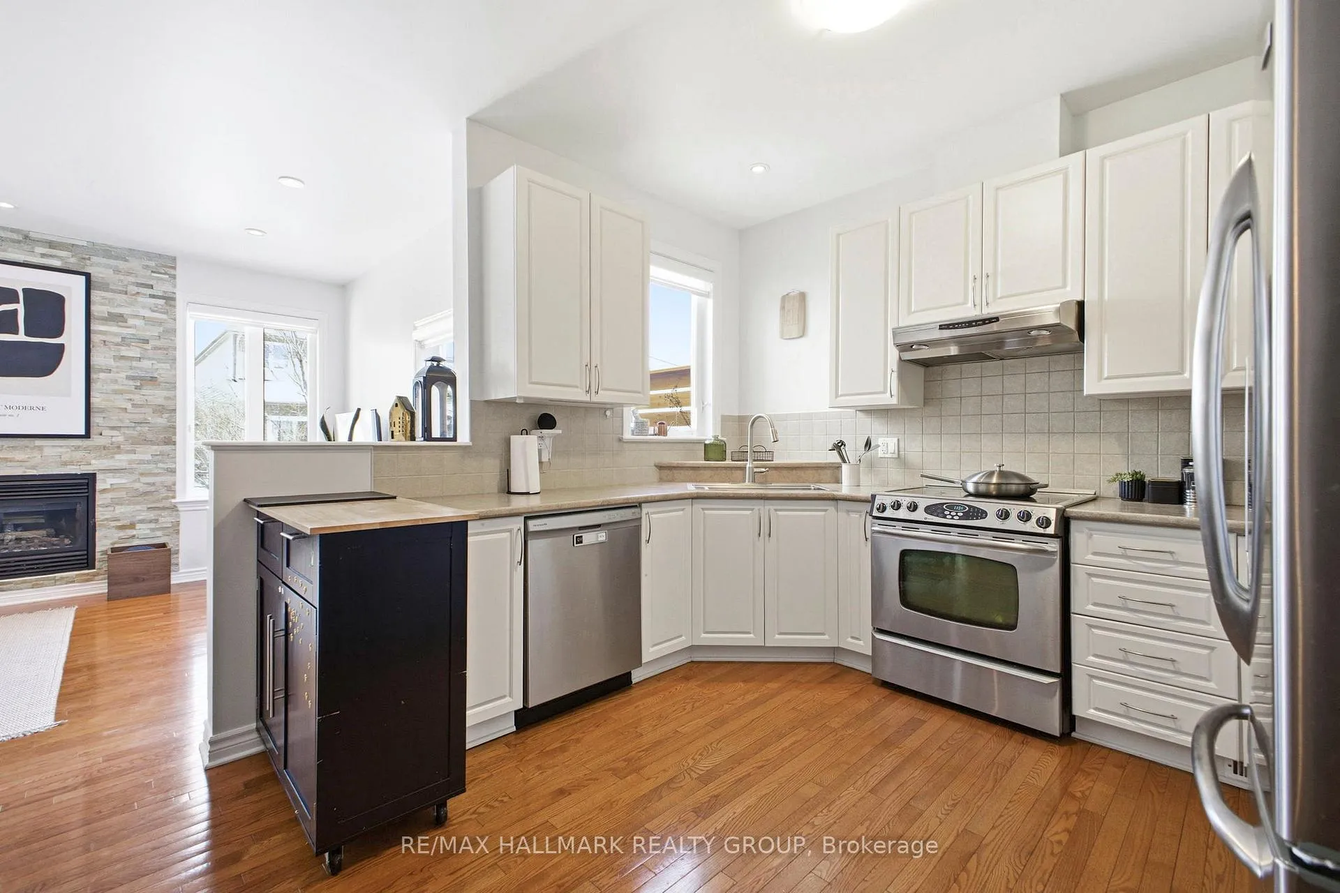 Photo 10 of 355 Widgeon Way, Ottawa, Blossom Park/Kemp Park/Findlay Creek — HOMEH