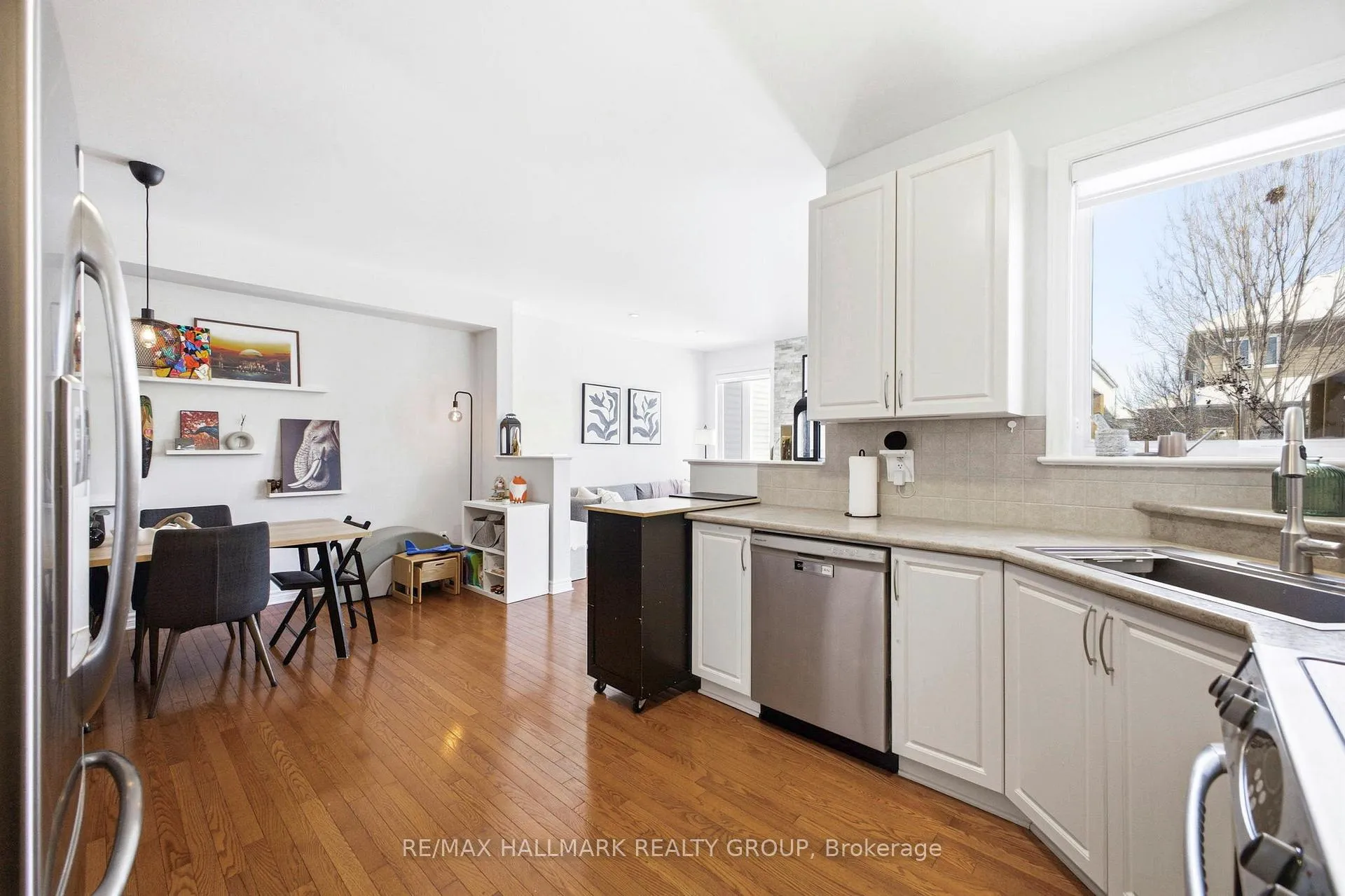 Photo 11 of 355 Widgeon Way, Ottawa, Blossom Park/Kemp Park/Findlay Creek — HOMEH