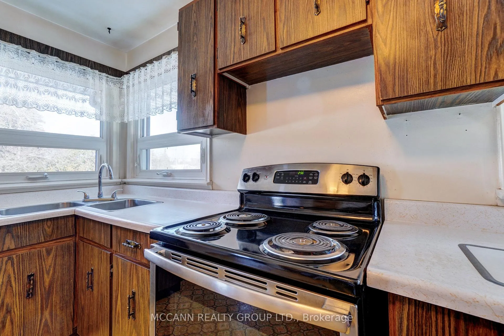 Photo 11 of 200 Toronto Street S, Uxbridge — HOMEH