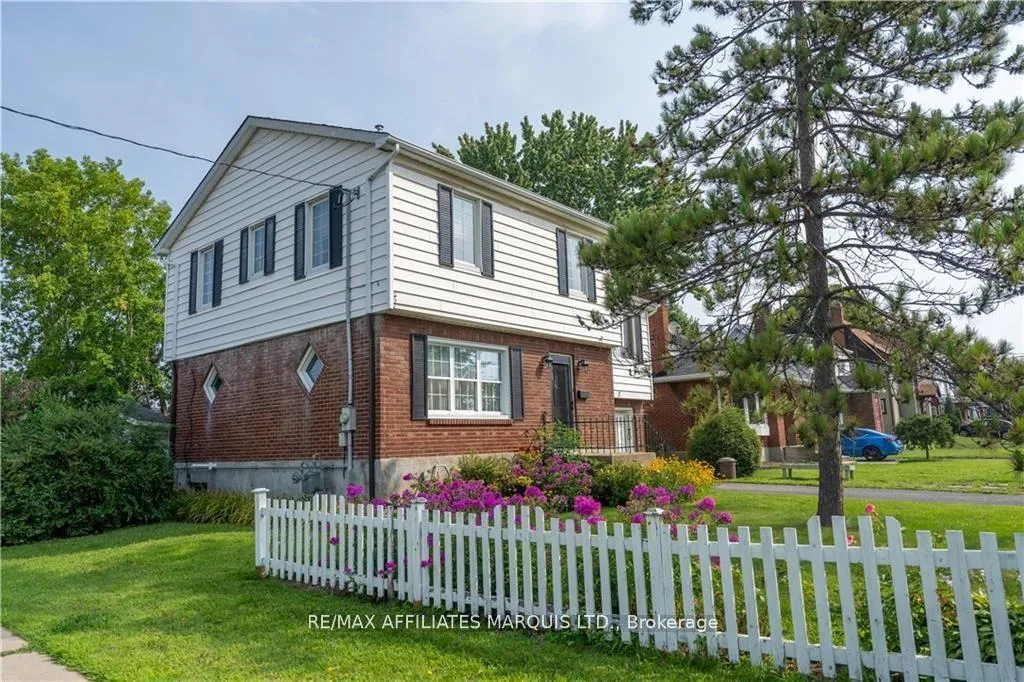 Photo 2 of 3 Old Orchard Avenue, Cornwall — HOMEH