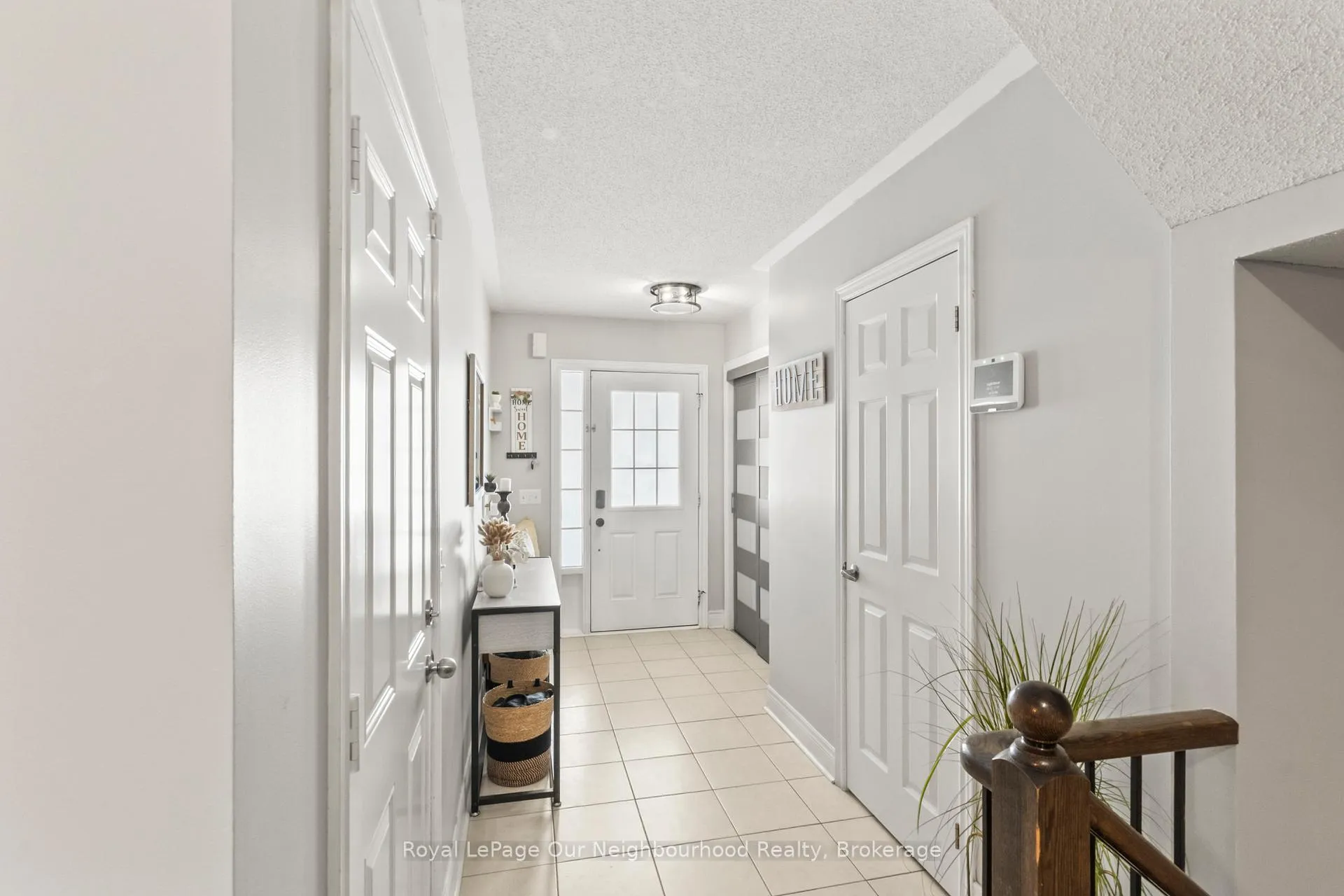 Photo 3 of 53 Kersey Crescent, Clarington, Courtice — HOMEH