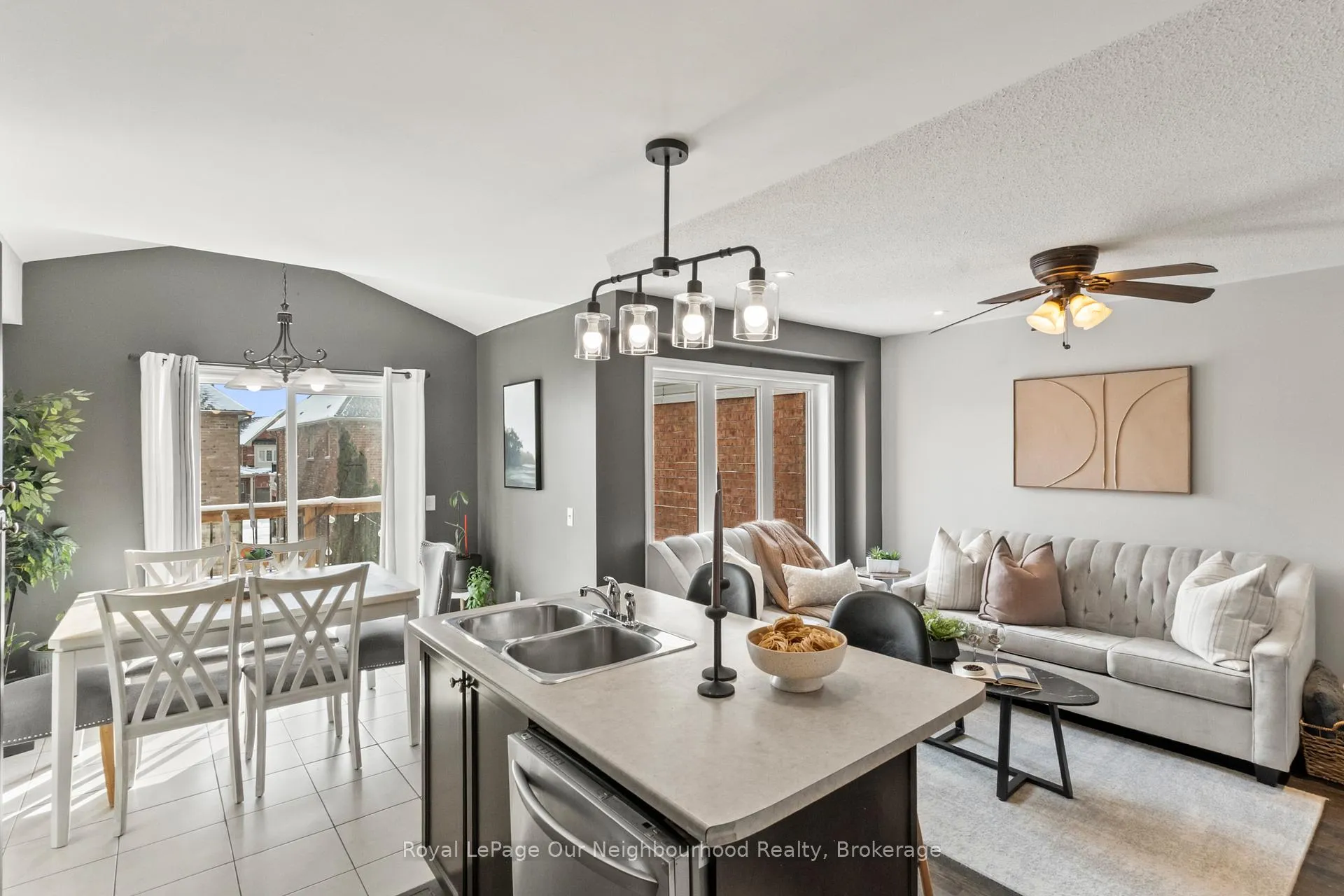 Photo 9 of 53 Kersey Crescent, Clarington, Courtice — HOMEH