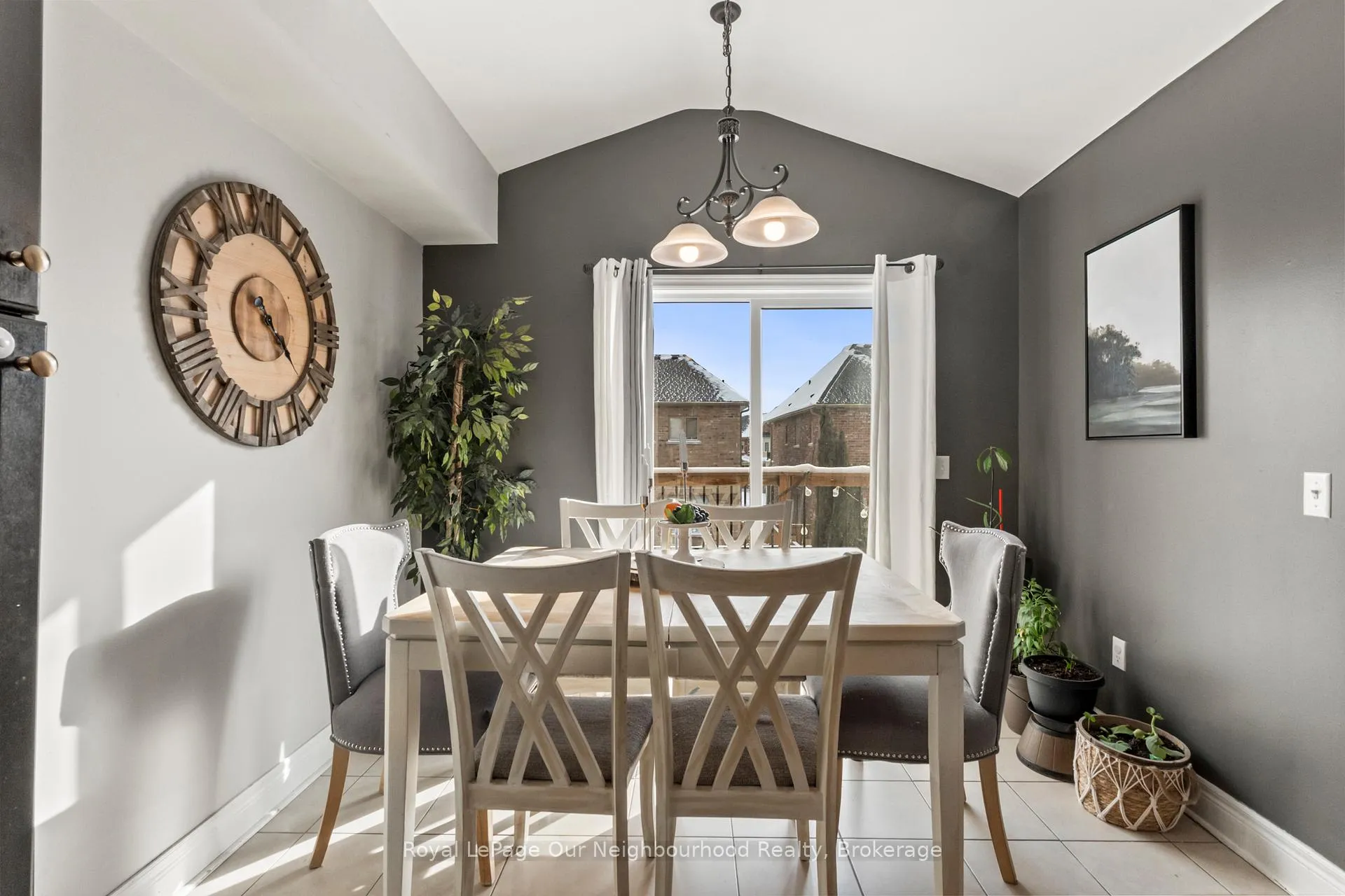 Photo 10 of 53 Kersey Crescent, Clarington, Courtice — HOMEH