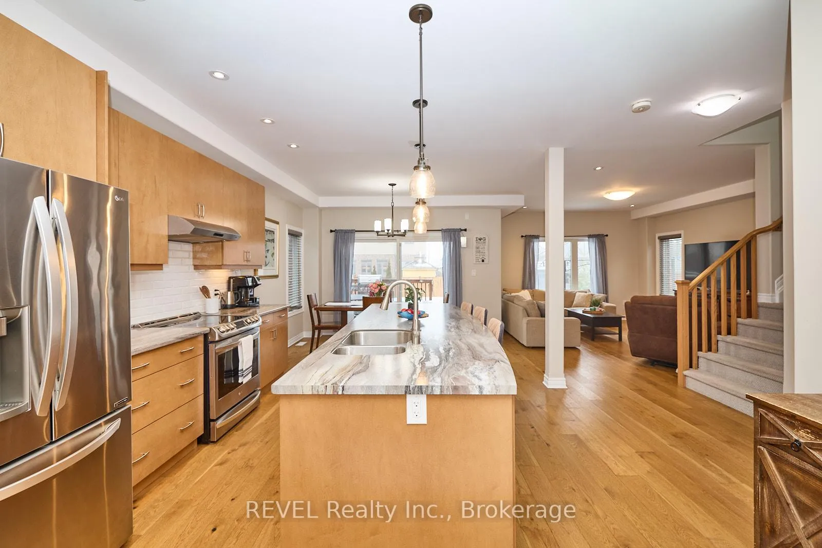 Photo 4 of 18 Brewerton Boulevard, Pelham, Fonthill — HOMEH