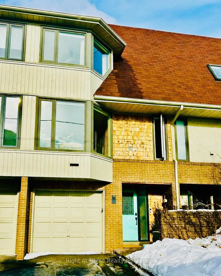Front of 109 Brant Street