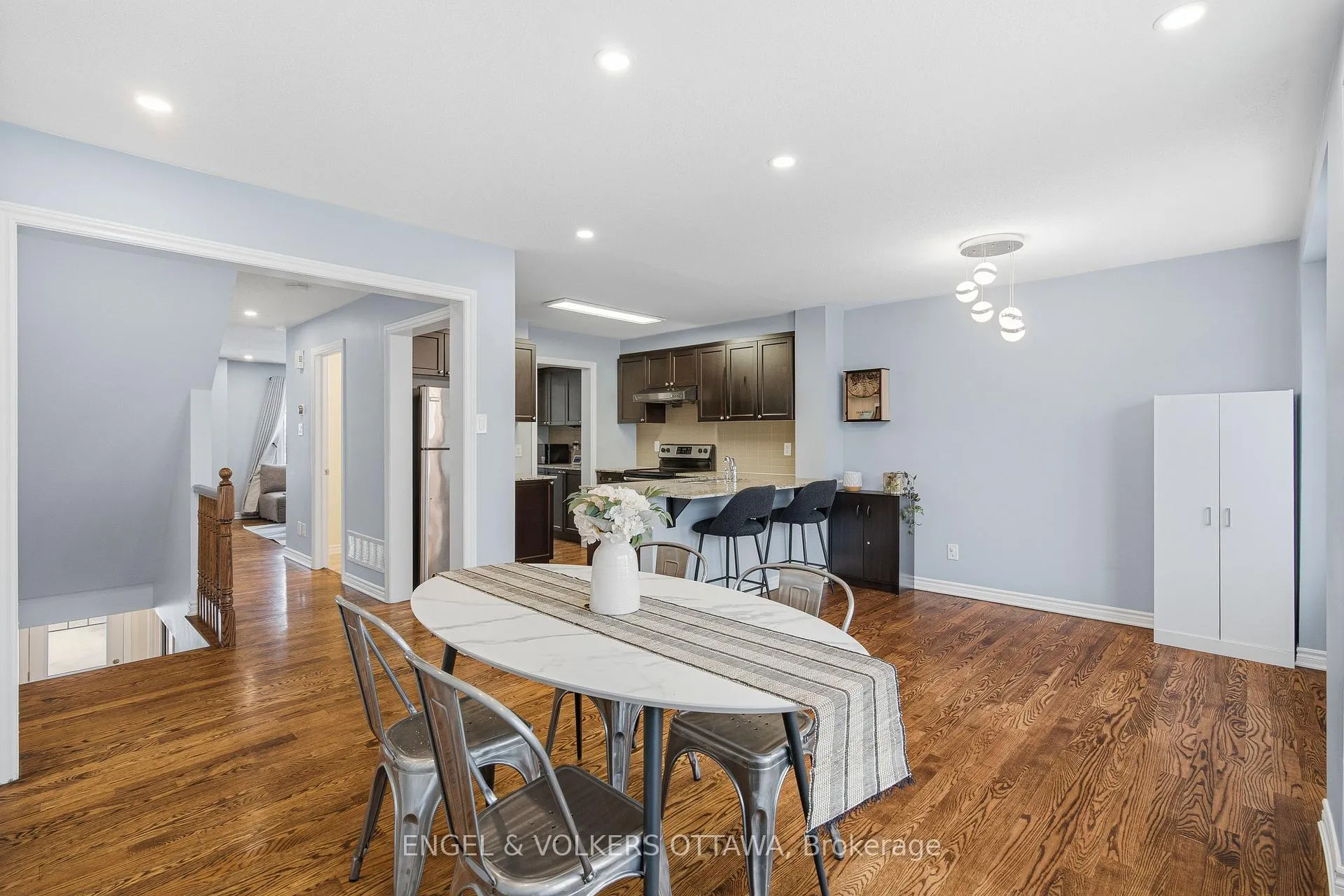 Photo 8 of 476 Coldwater Crescent, Ottawa, Kanata - Emerald Meadows/Trailwest — HOMEH