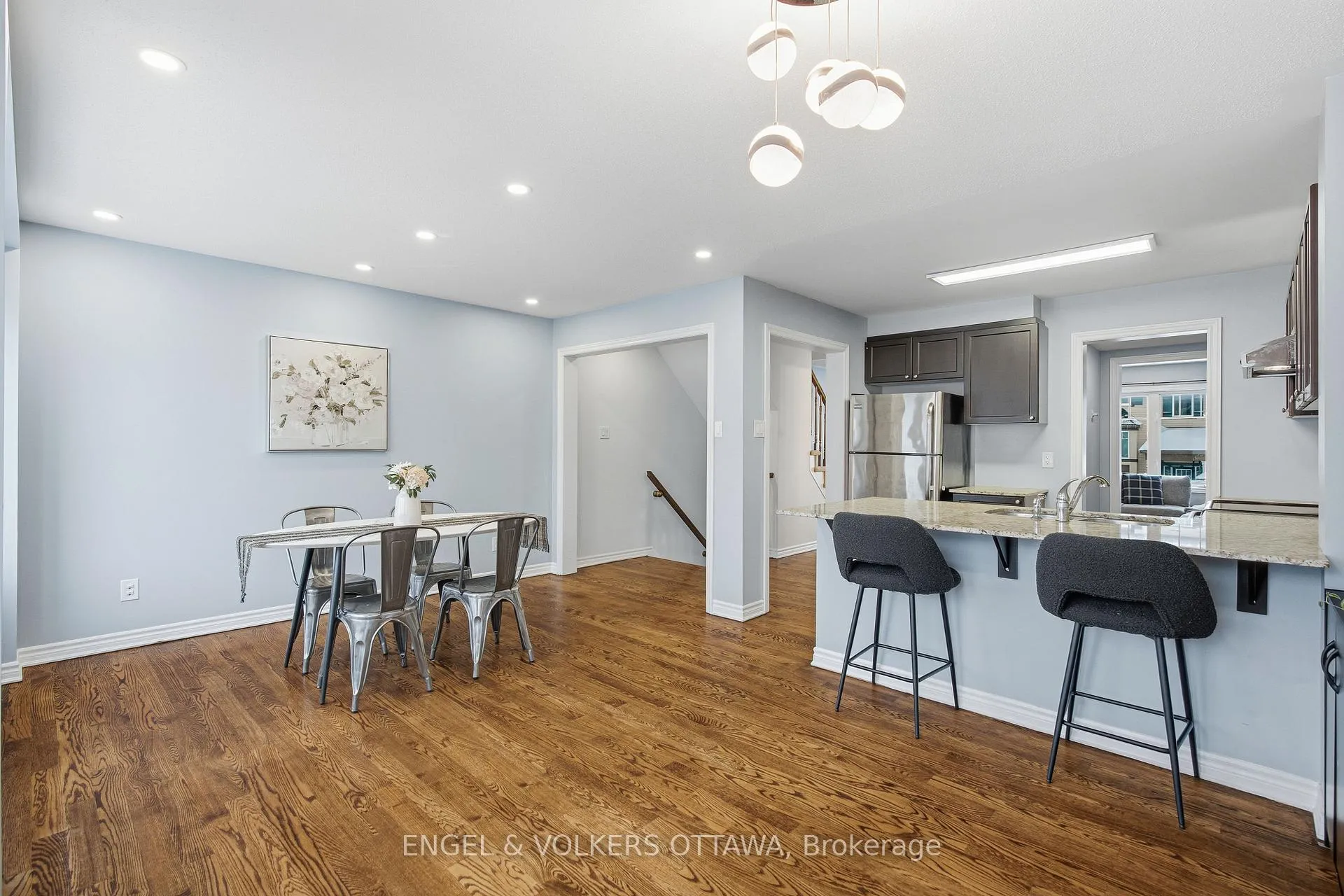 Photo 10 of 476 Coldwater Crescent, Ottawa, Kanata - Emerald Meadows/Trailwest — HOMEH