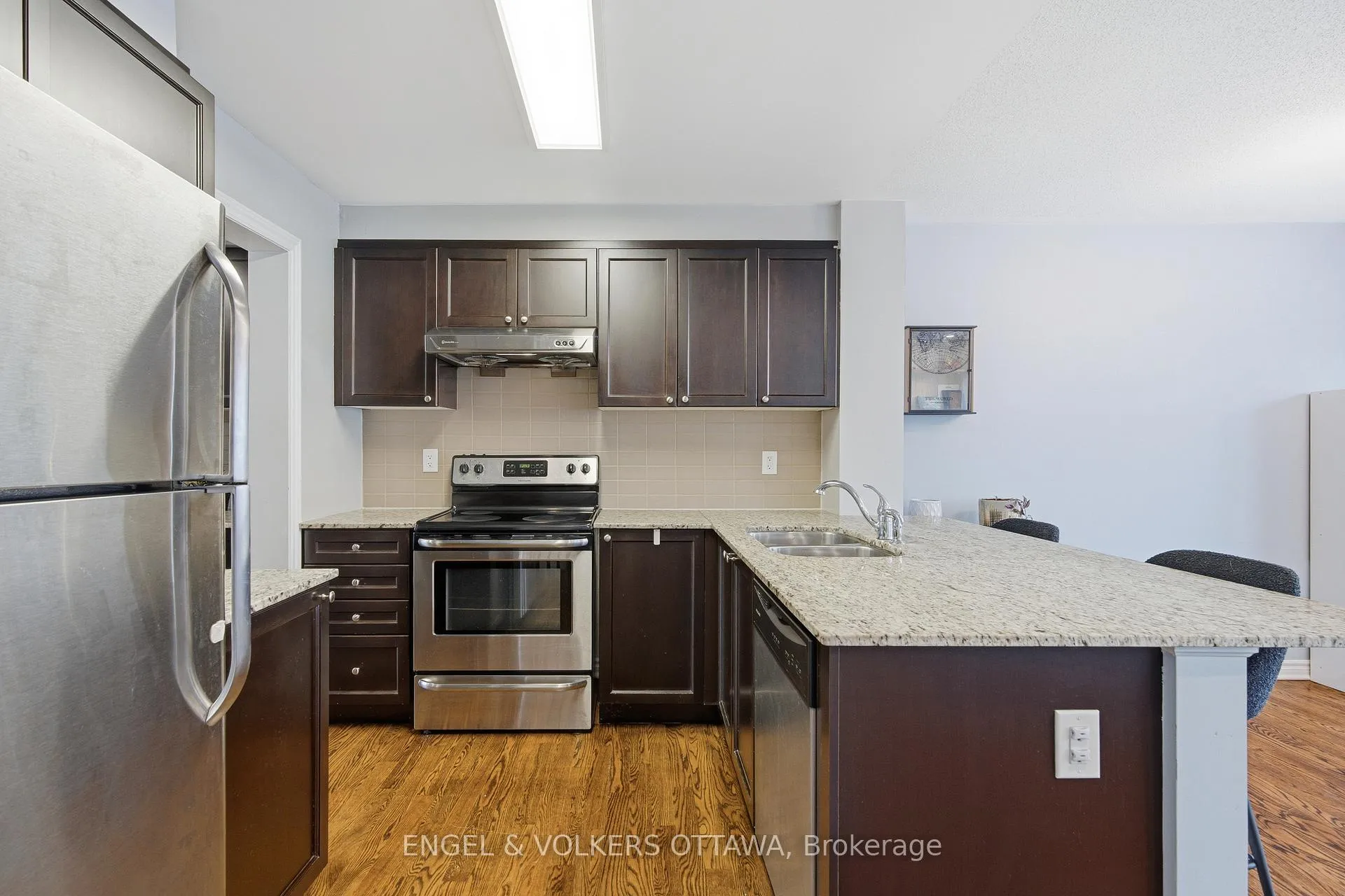Photo 13 of 476 Coldwater Crescent, Ottawa, Kanata - Emerald Meadows/Trailwest — HOMEH