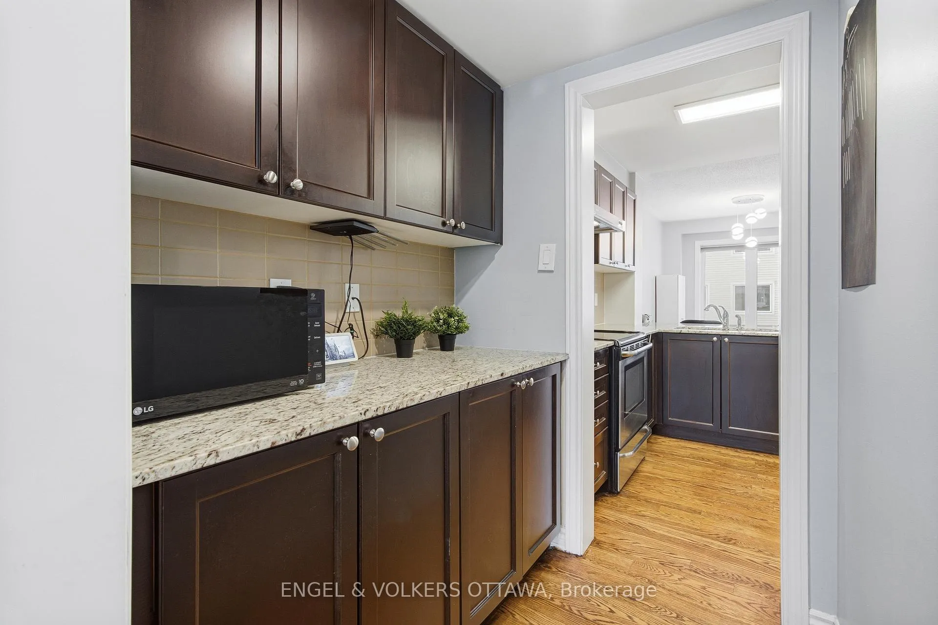 Photo 17 of 476 Coldwater Crescent, Ottawa, Kanata - Emerald Meadows/Trailwest — HOMEH