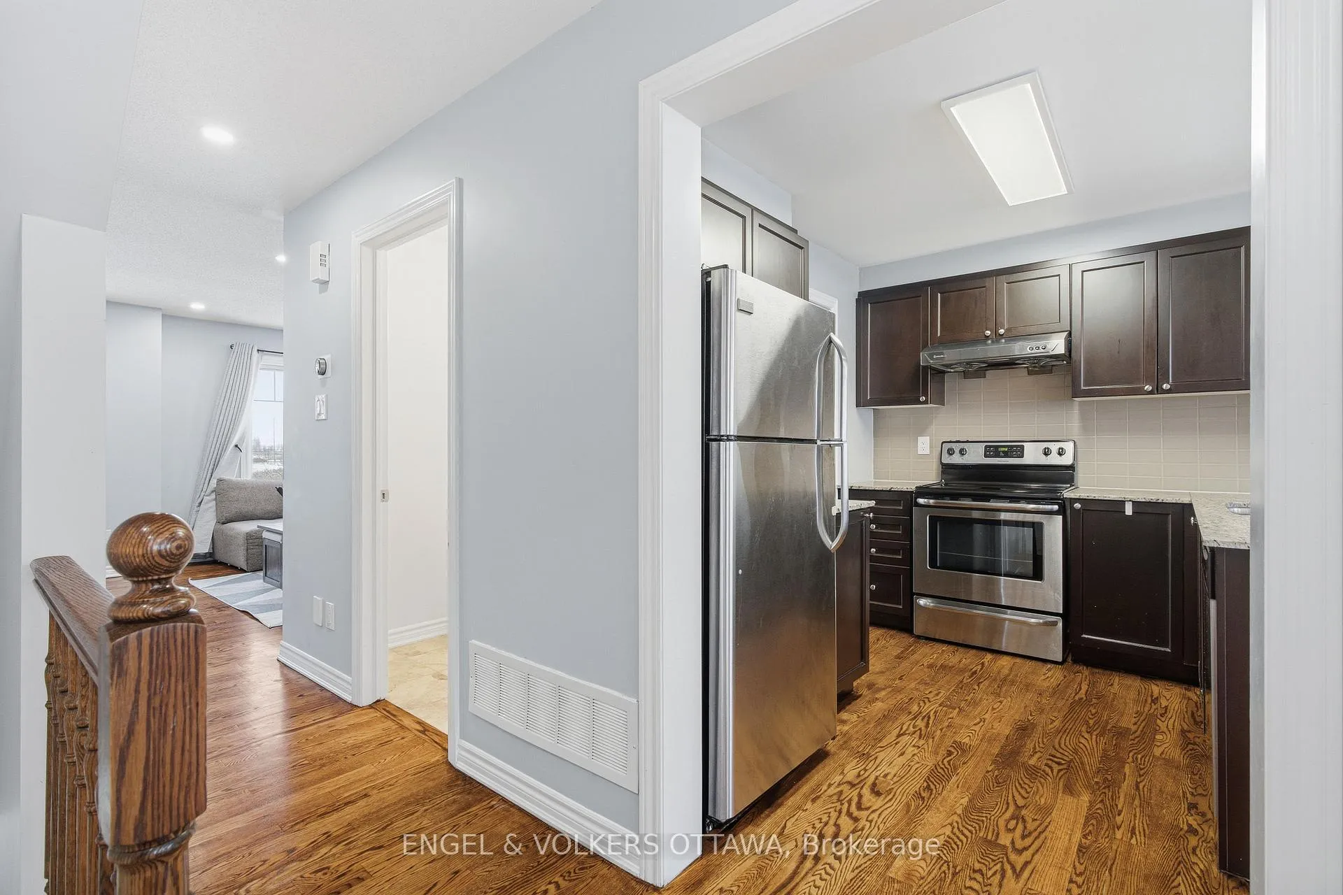 Photo 18 of 476 Coldwater Crescent, Ottawa, Kanata - Emerald Meadows/Trailwest — HOMEH