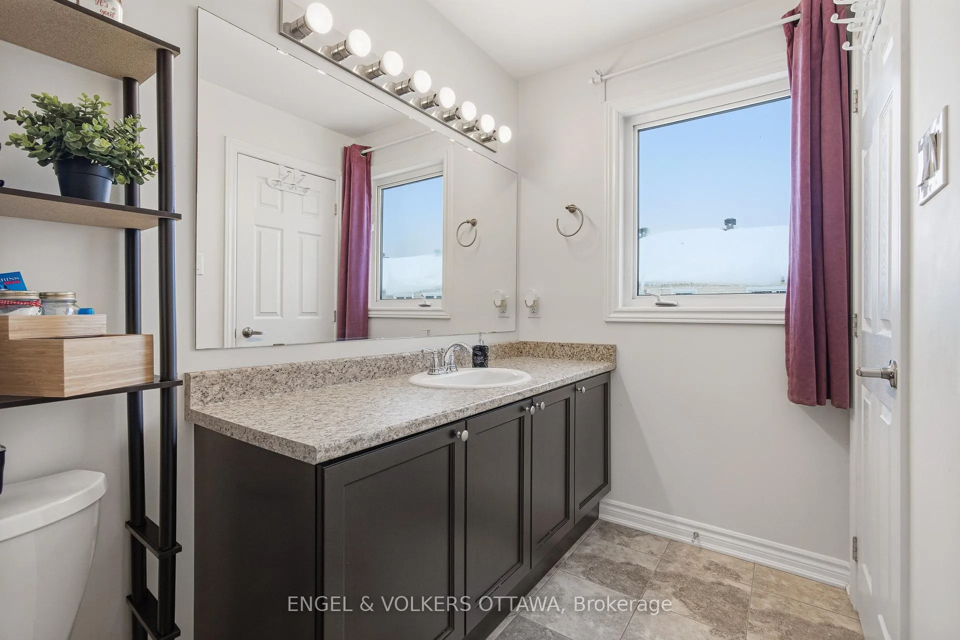 Photo 31 of 476 Coldwater Crescent, Ottawa, Kanata - Emerald Meadows/Trailwest — HOMEH