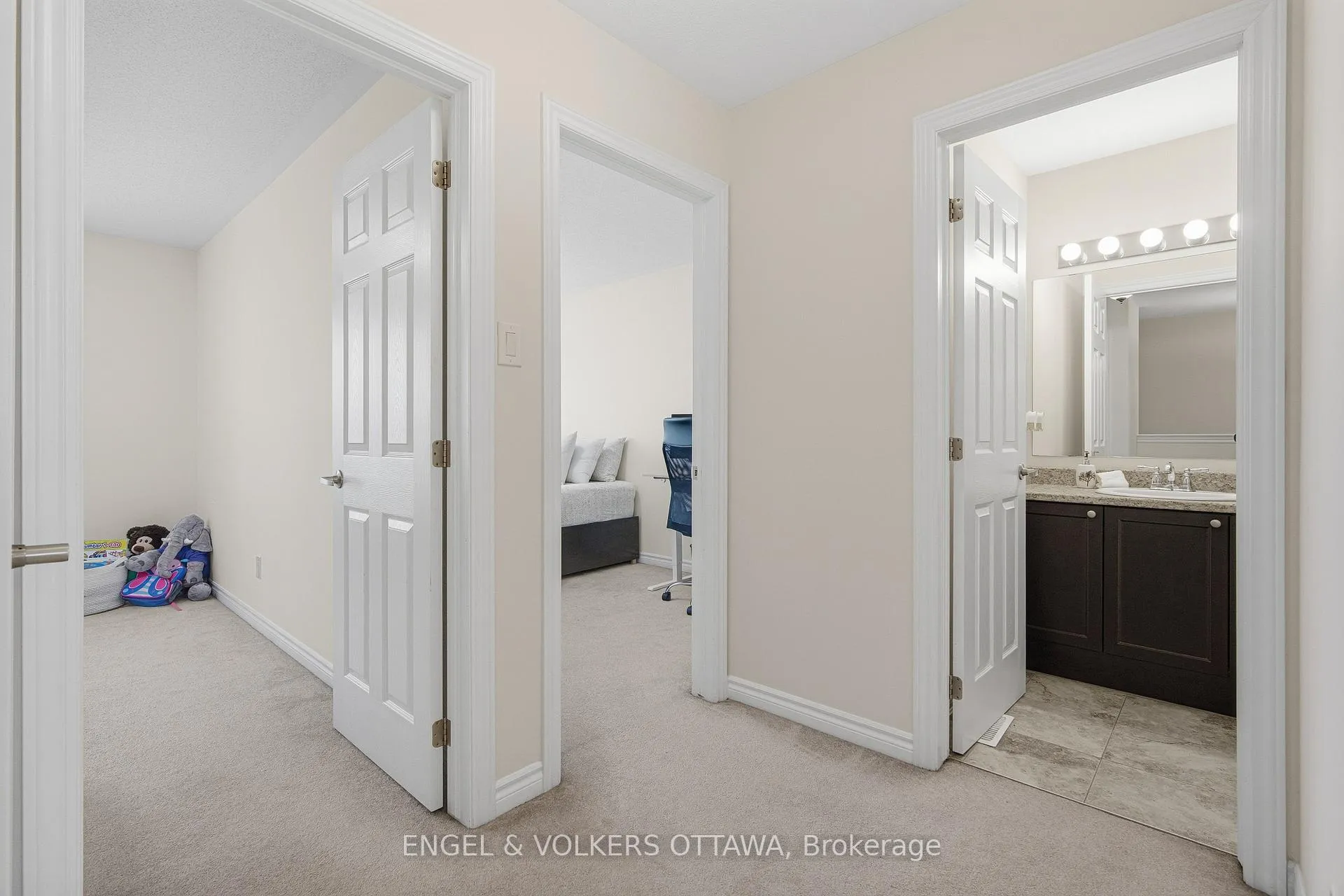 Photo 32 of 476 Coldwater Crescent, Ottawa, Kanata - Emerald Meadows/Trailwest — HOMEH