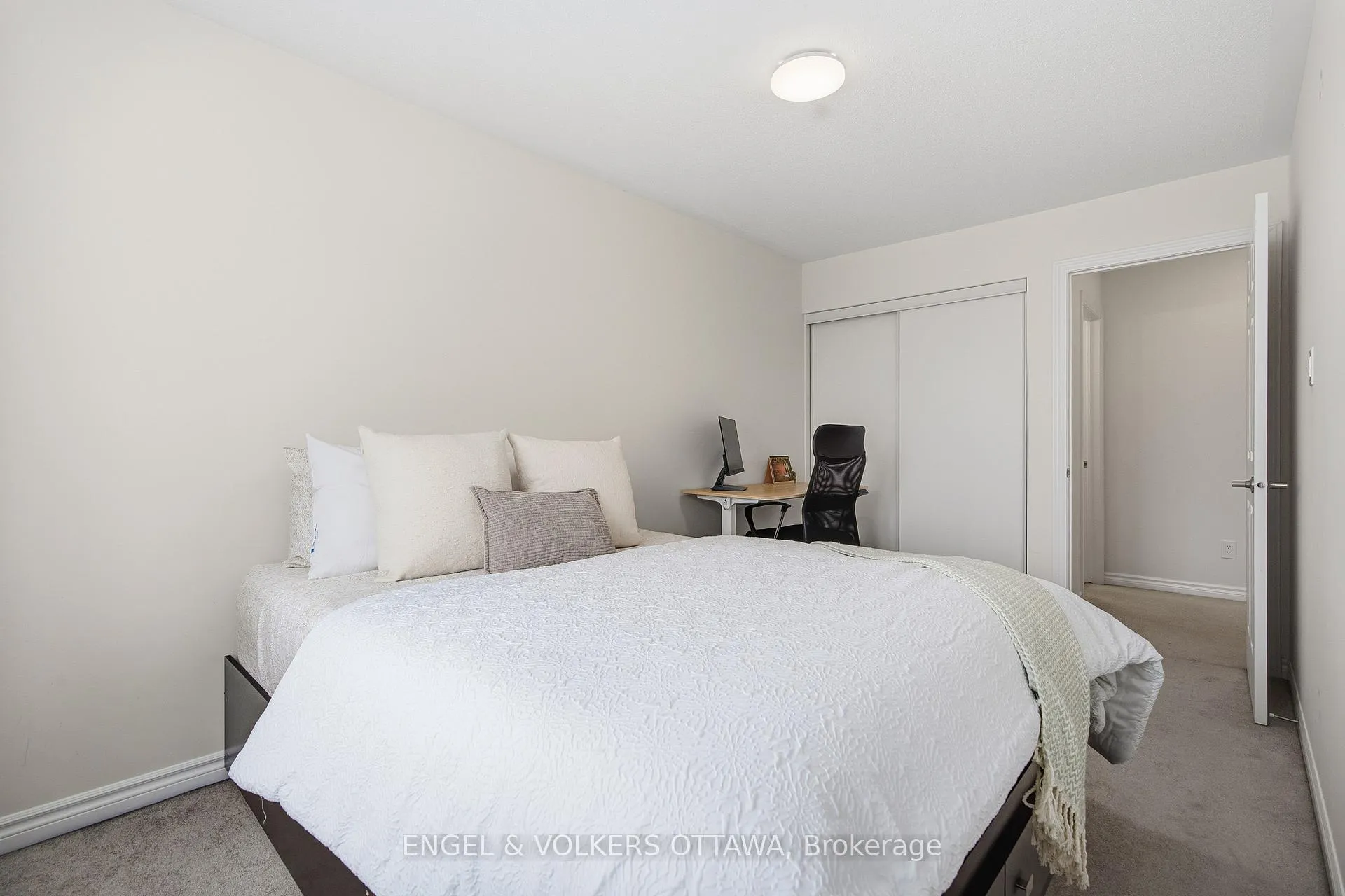 Photo 34 of 476 Coldwater Crescent, Ottawa, Kanata - Emerald Meadows/Trailwest — HOMEH