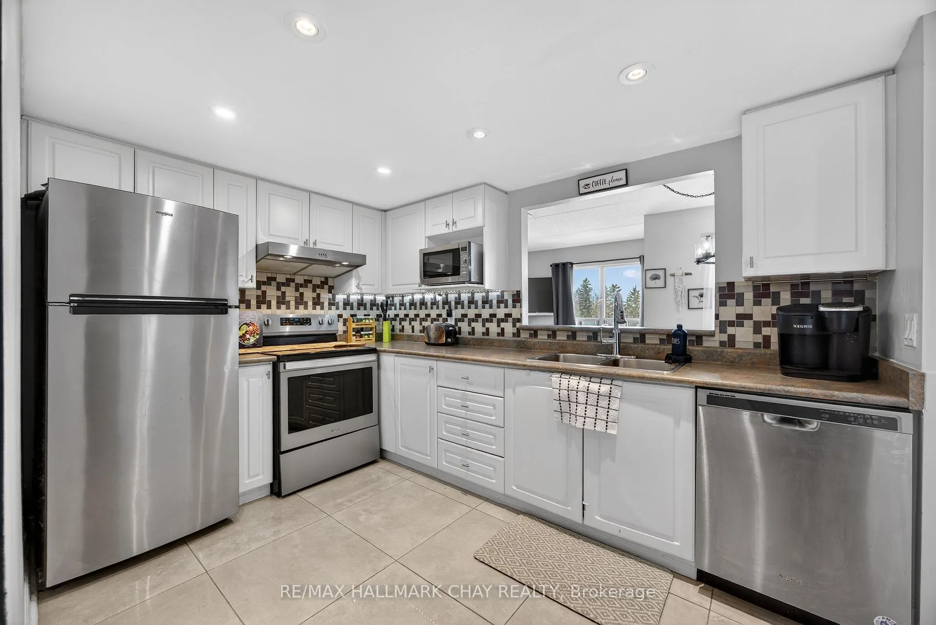 Photo 4 of Unit 508, 160 Wellington Street E, Aurora, Aurora Village — HOMEH