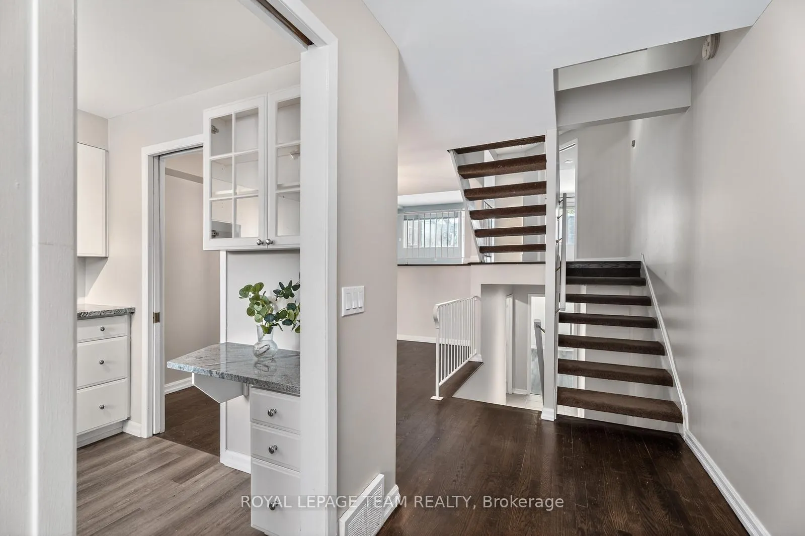 Photo 3 of Unit 10, 290 Cathcart Street, Ottawa, Lower Town — HOMEH