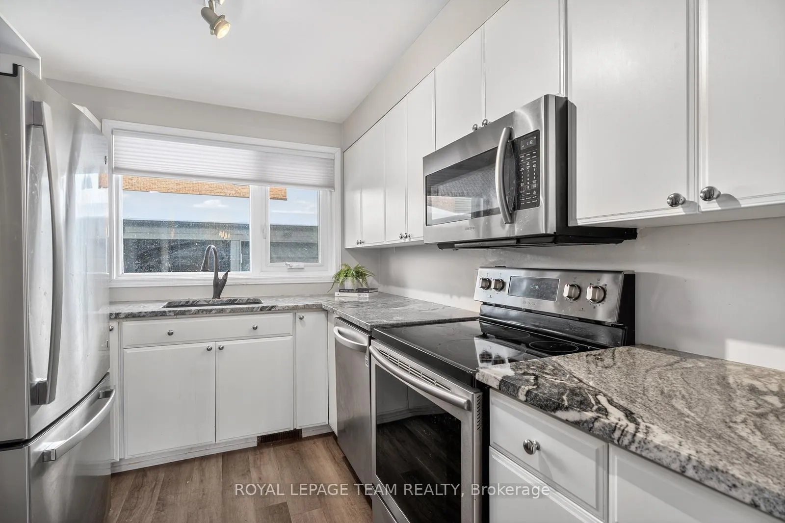 Photo 4 of Unit 10, 290 Cathcart Street, Ottawa, Lower Town — HOMEH