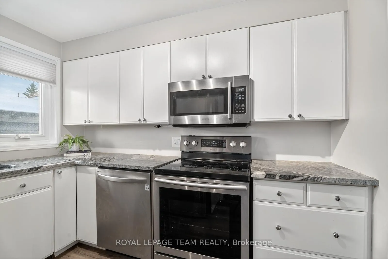 Photo 5 of Unit 10, 290 Cathcart Street, Ottawa, Lower Town — HOMEH