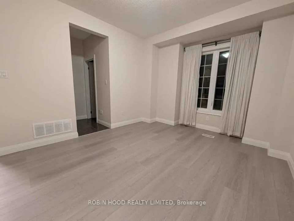 Photo 5 of Unit 11, 2220 Queensway Drive, Burlington, Freeman — HOMEH