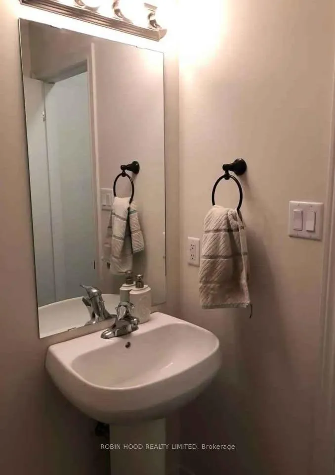 Photo 8 of Unit 11, 2220 Queensway Drive, Burlington, Freeman — HOMEH