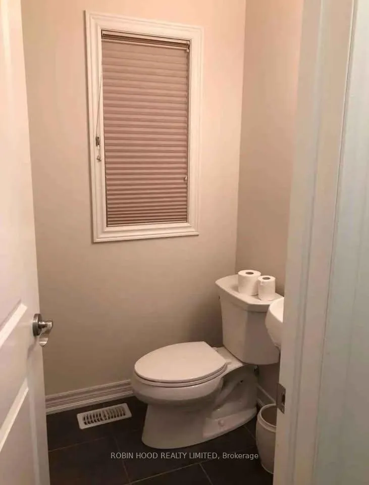 Photo 9 of Unit 11, 2220 Queensway Drive, Burlington, Freeman — HOMEH