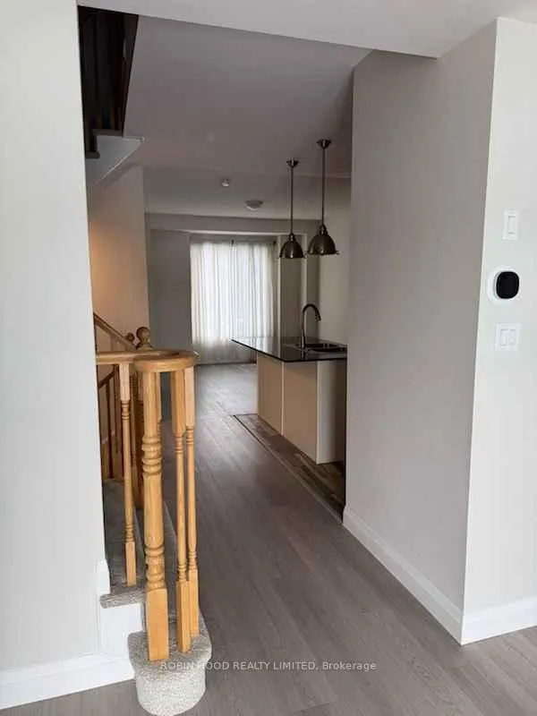 Photo 10 of Unit 11, 2220 Queensway Drive, Burlington, Freeman — HOMEH