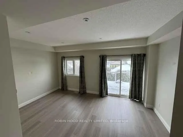 Photo 12 of Unit 11, 2220 Queensway Drive, Burlington, Freeman — HOMEH