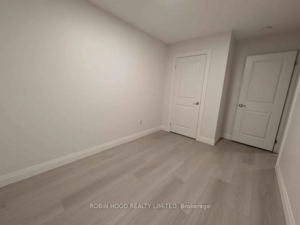 Photo 17 of Unit 11, 2220 Queensway Drive, Burlington, Freeman — HOMEH
