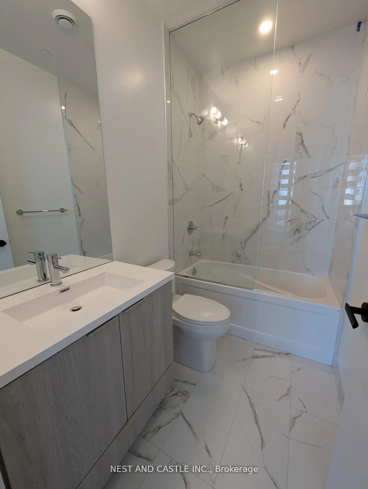 Photo 11 of Unit 4901, 8 Interchange Way, Vaughan, Vaughan Corporate Centre — HOMEH