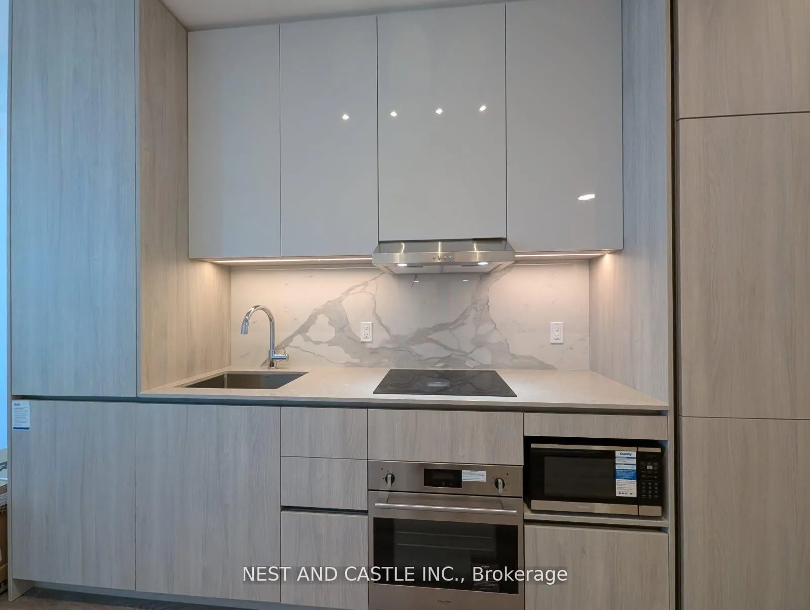 Photo 13 of Unit 4901, 8 Interchange Way, Vaughan, Vaughan Corporate Centre — HOMEH