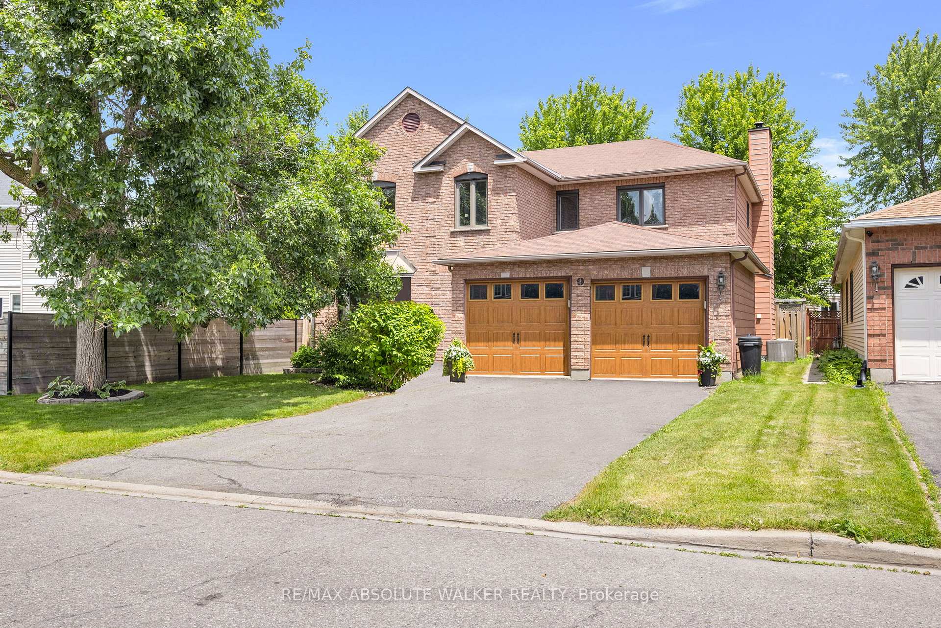 Photo 1 of 9 Baslaw Drive, Ottawa, Hunt Club Park — HOMEH