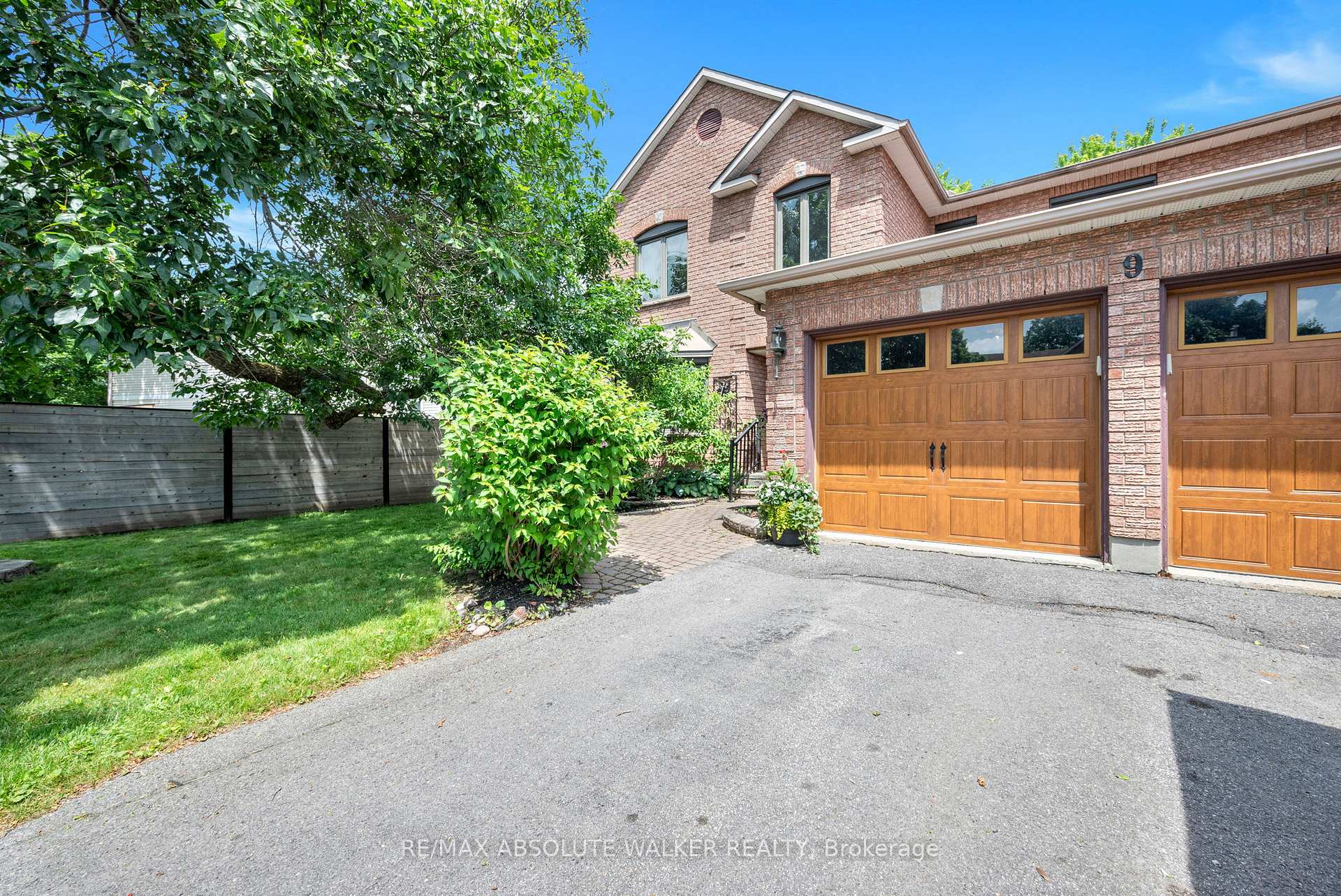 Photo 2 of 9 Baslaw Drive, Ottawa, Hunt Club Park — HOMEH