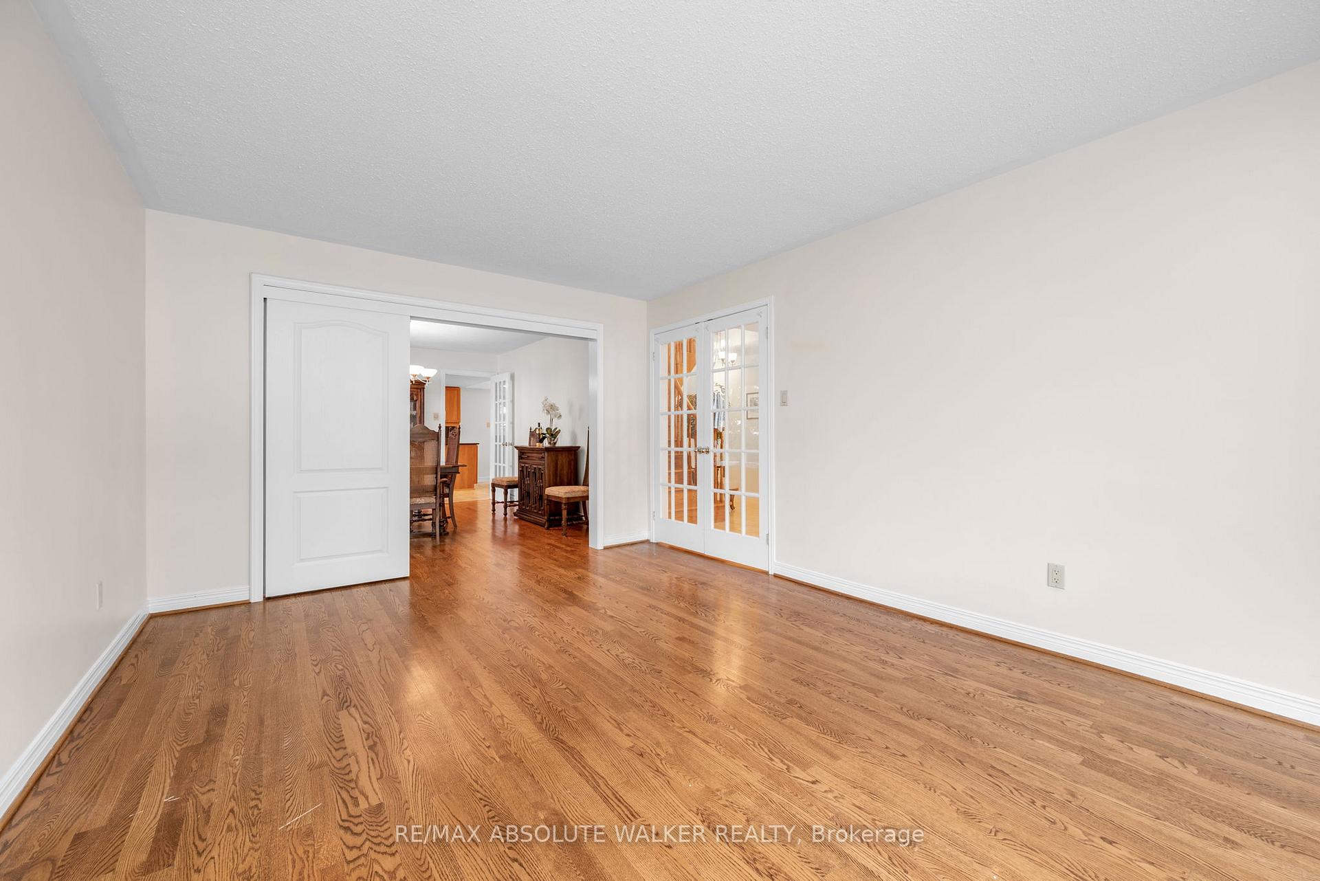 Photo 6 of 9 Baslaw Drive, Ottawa, Hunt Club Park — HOMEH