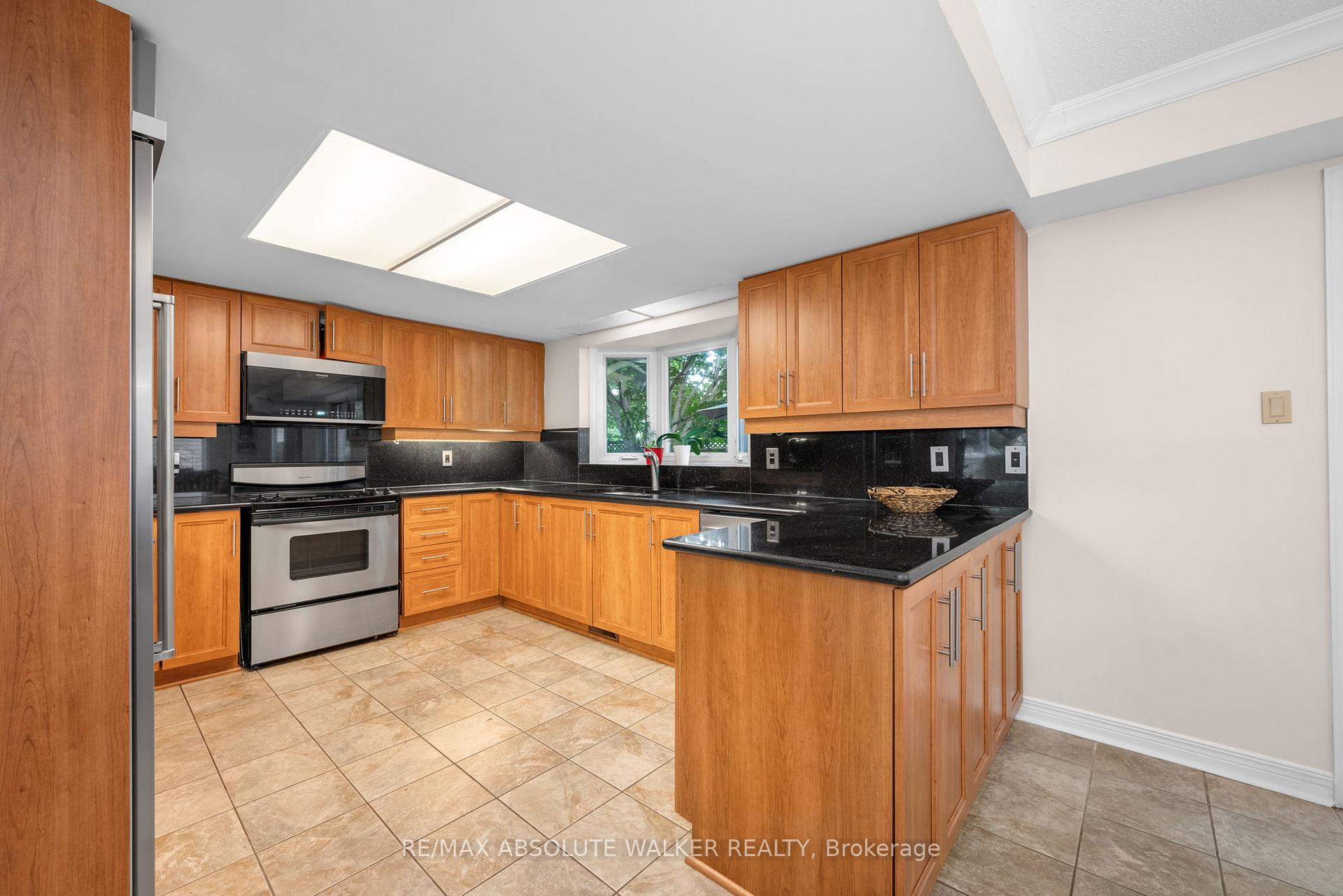 Photo 9 of 9 Baslaw Drive, Ottawa, Hunt Club Park — HOMEH