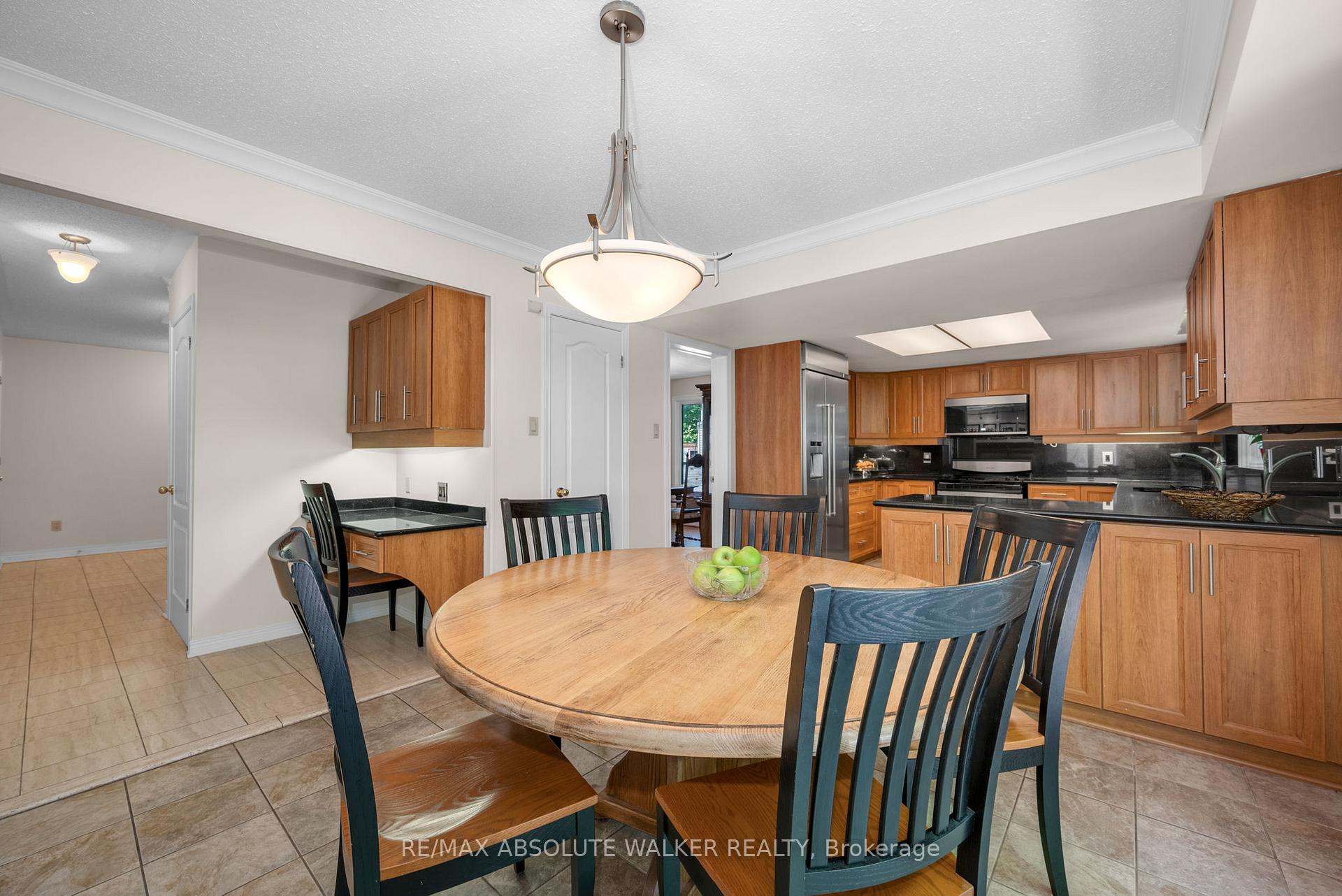 Photo 14 of 9 Baslaw Drive, Ottawa, Hunt Club Park — HOMEH