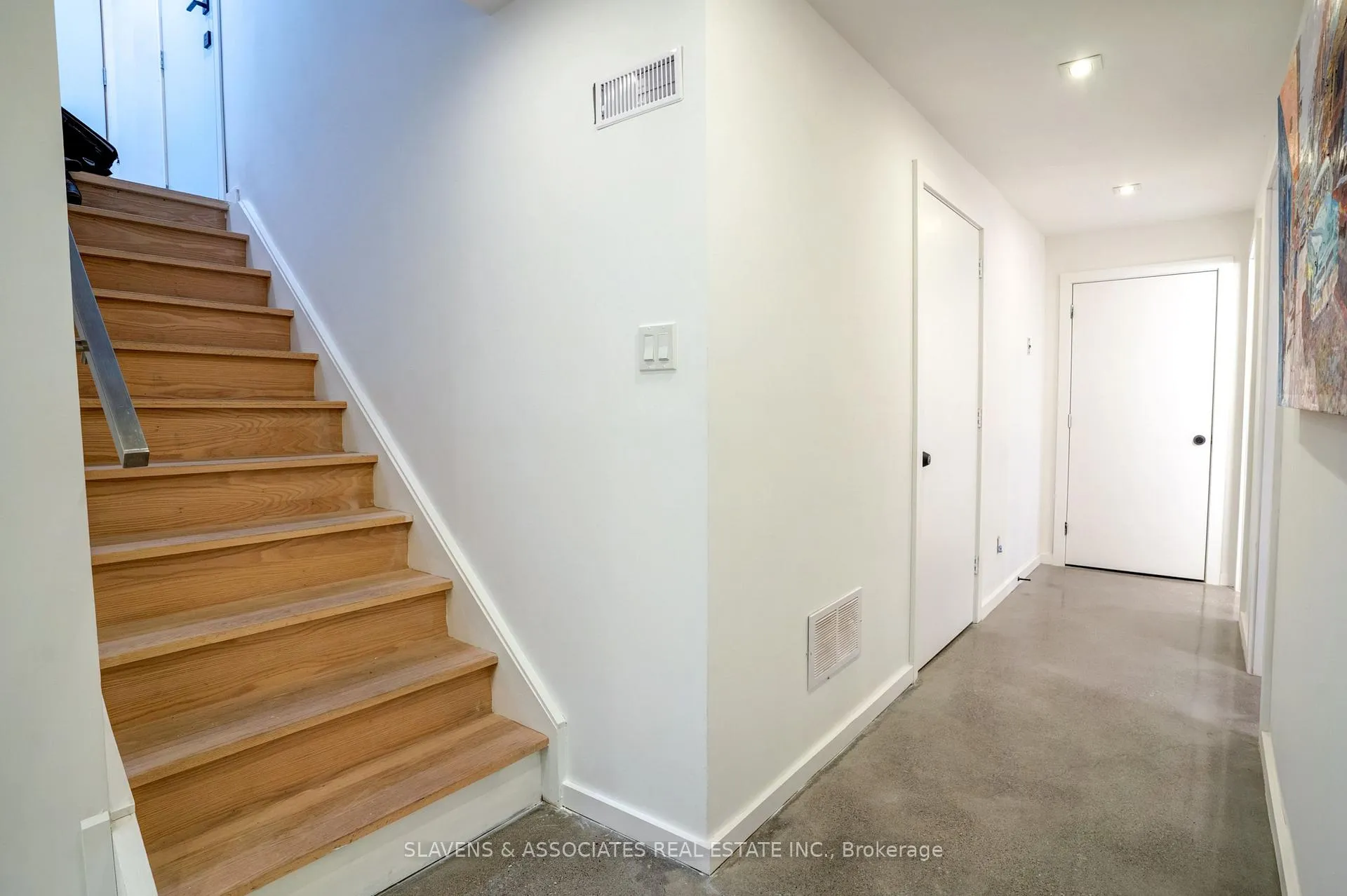 Photo 3 of Unit Bsmt, 546 St Clements Avenue, Toronto, Lawrence Park South — HOMEH