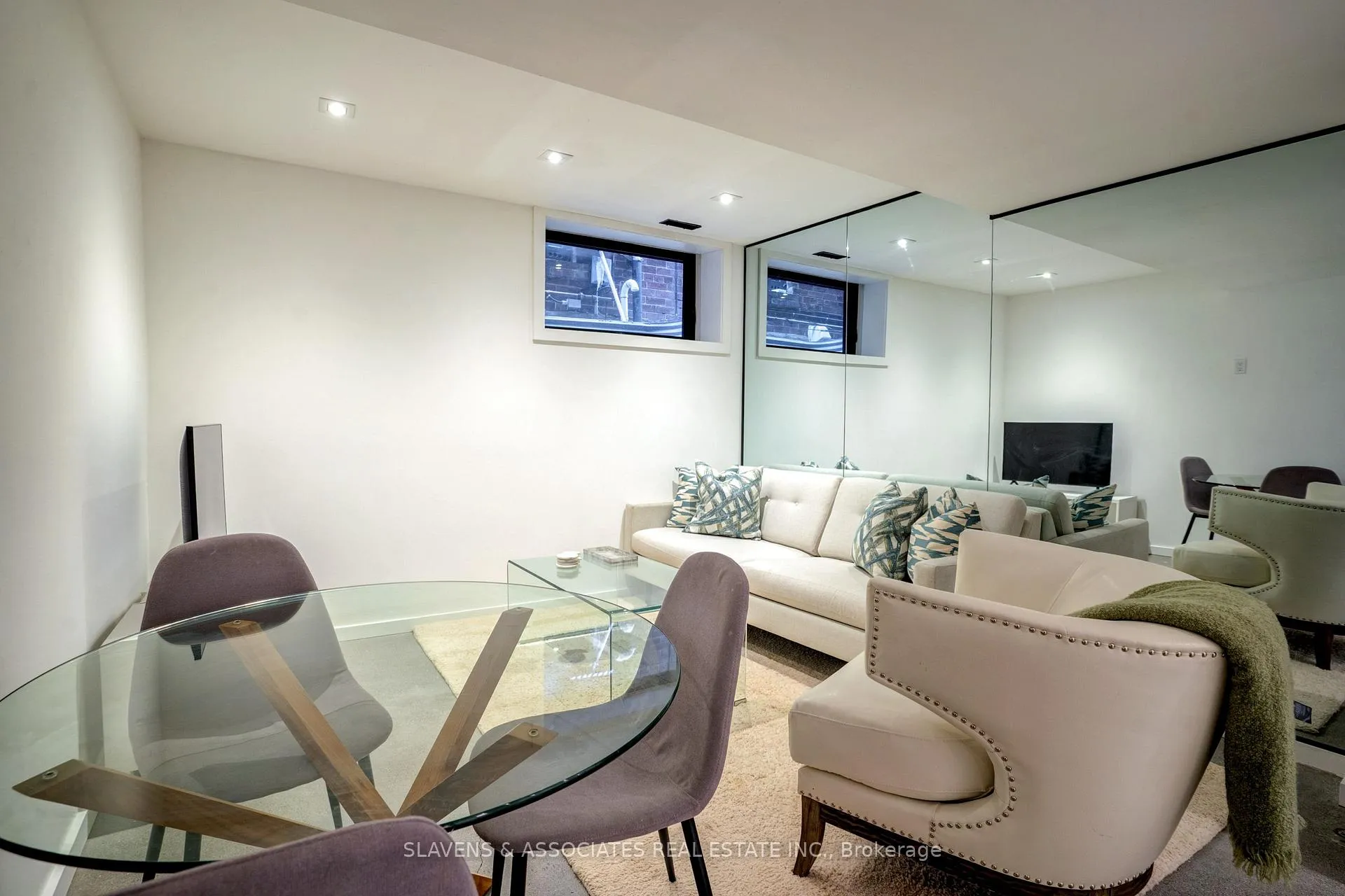 Photo 5 of Unit Bsmt, 546 St Clements Avenue, Toronto, Lawrence Park South — HOMEH