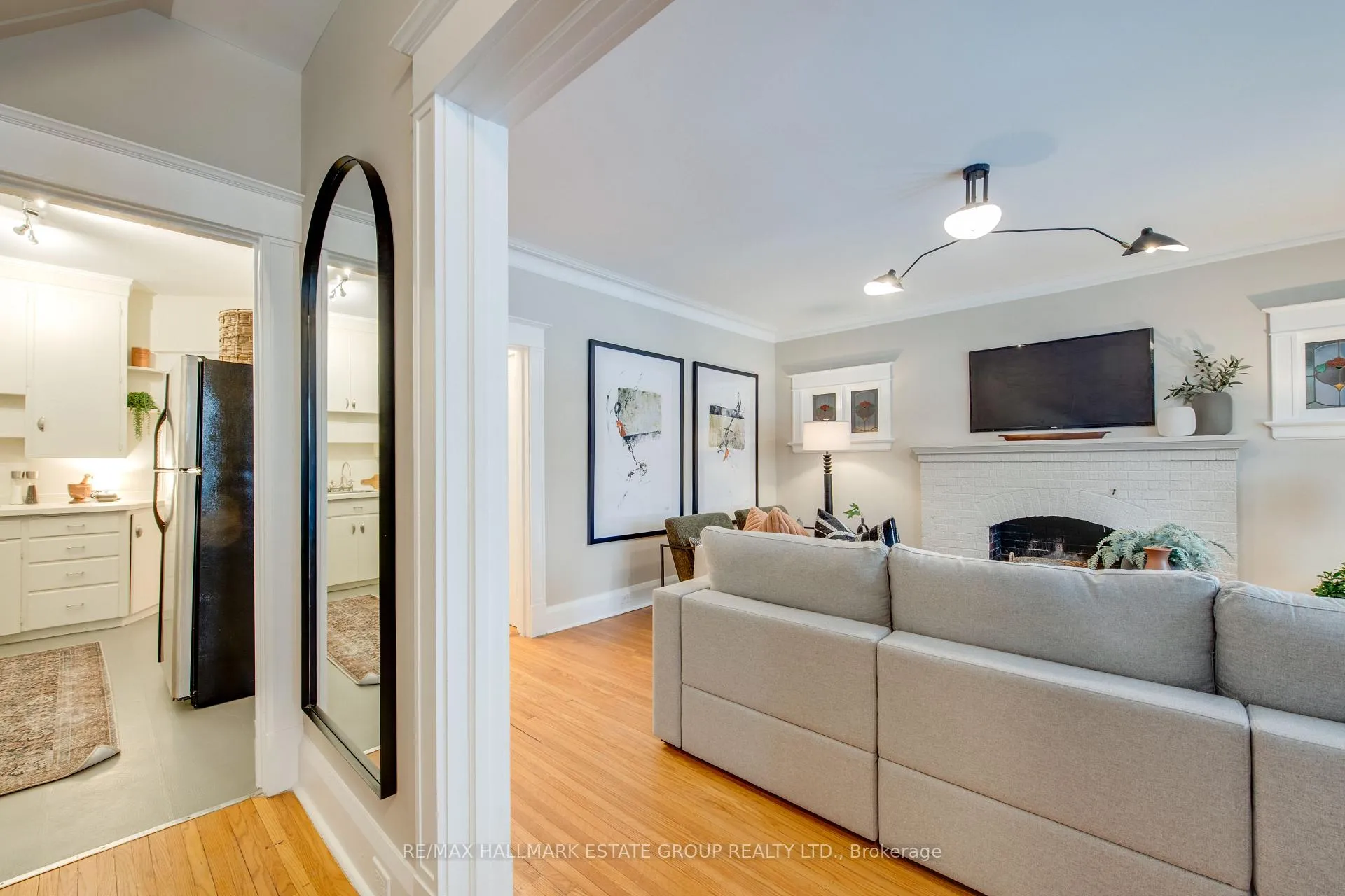 Photo 4 of 49 Highcroft Road, Toronto, Woodbine Corridor — HOMEH