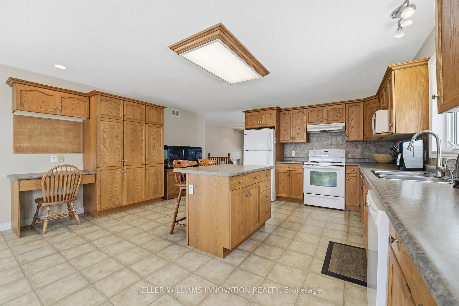 Photo 14 of 110 Armstrong Street, North Perth, Listowel — HOMEH