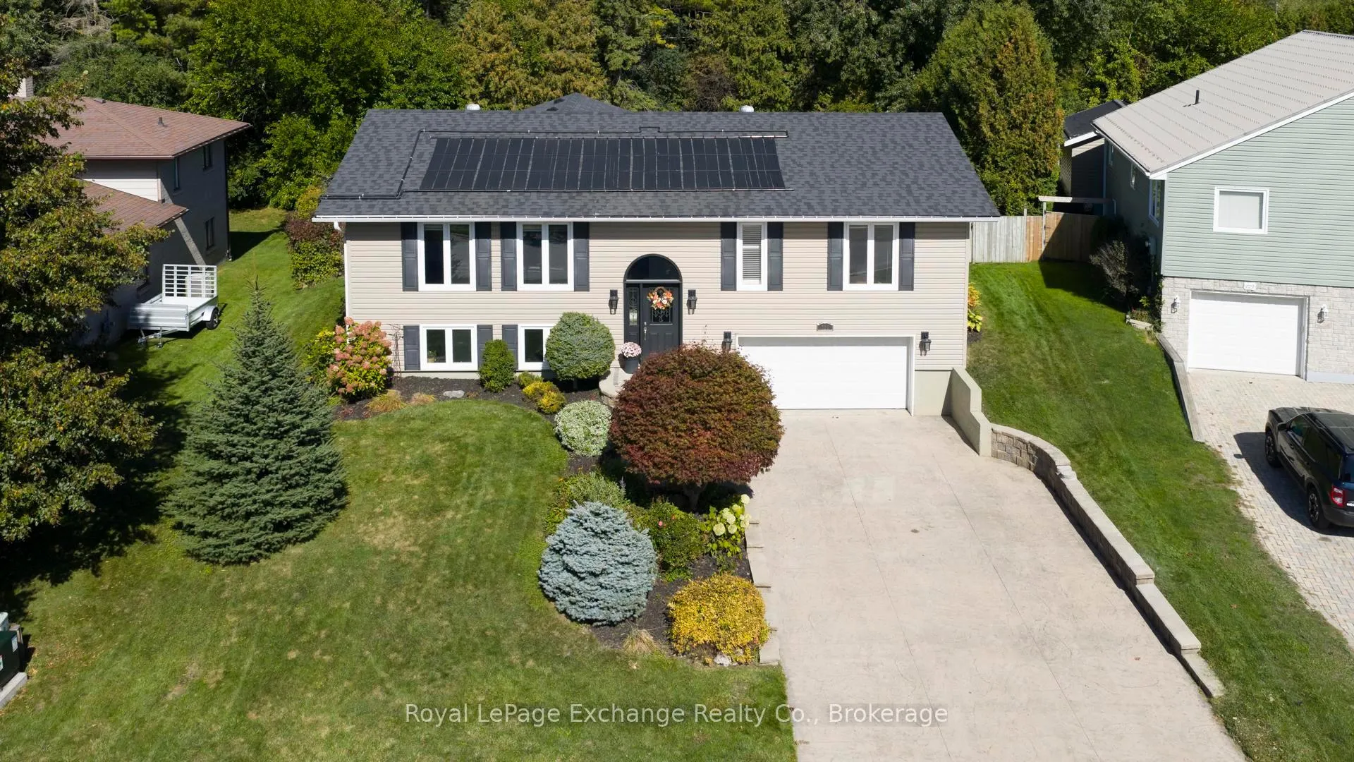 Photo 2 of 723 Goldie Crescent, Kincardine — HOMEH