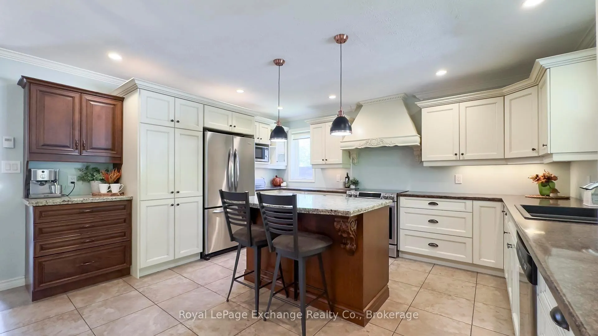 Photo 18 of 723 Goldie Crescent, Kincardine — HOMEH