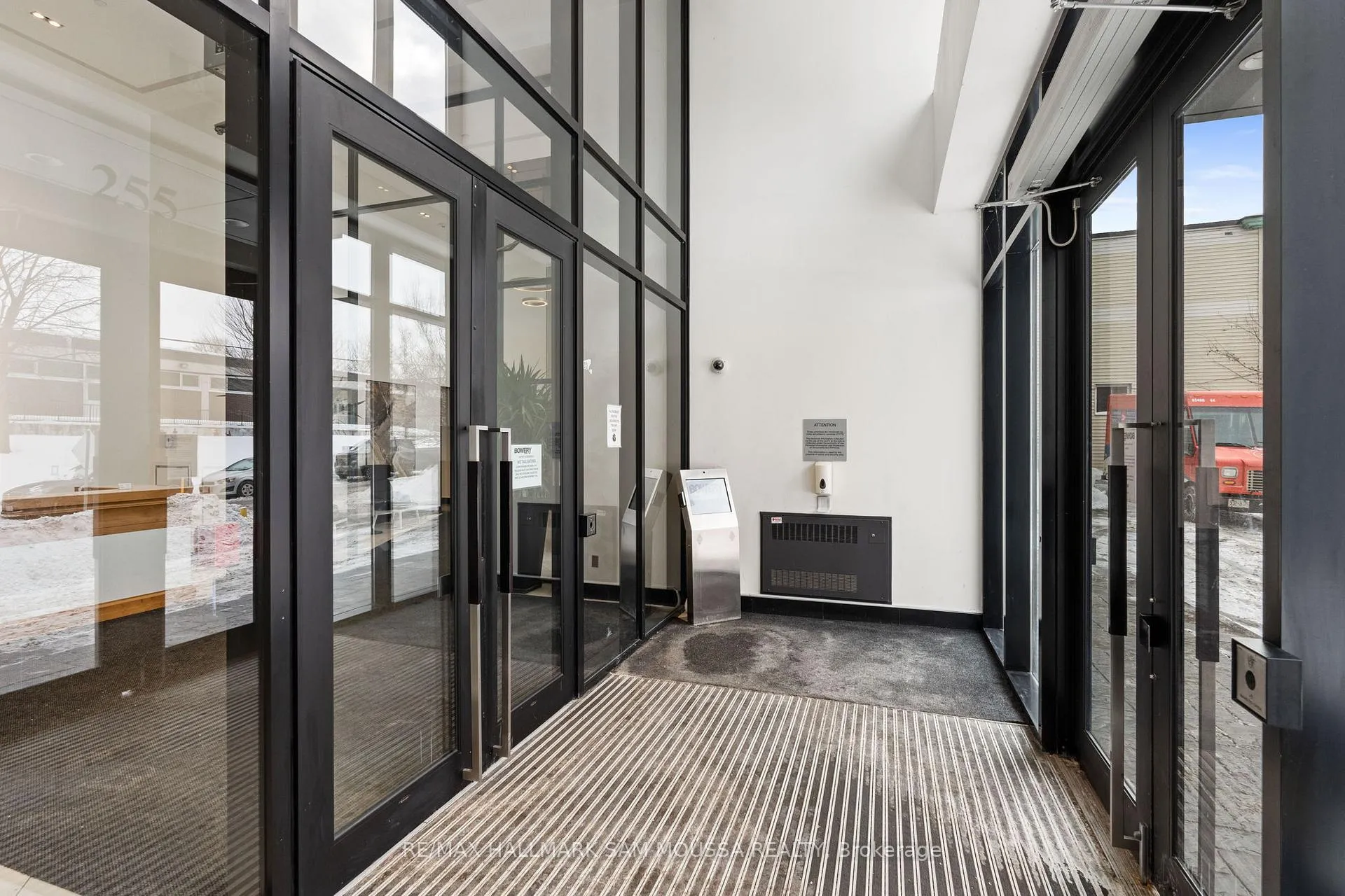 Photo 3 of Unit 1208, 255 Bay Street, Ottawa, Ottawa Centre — HOMEH